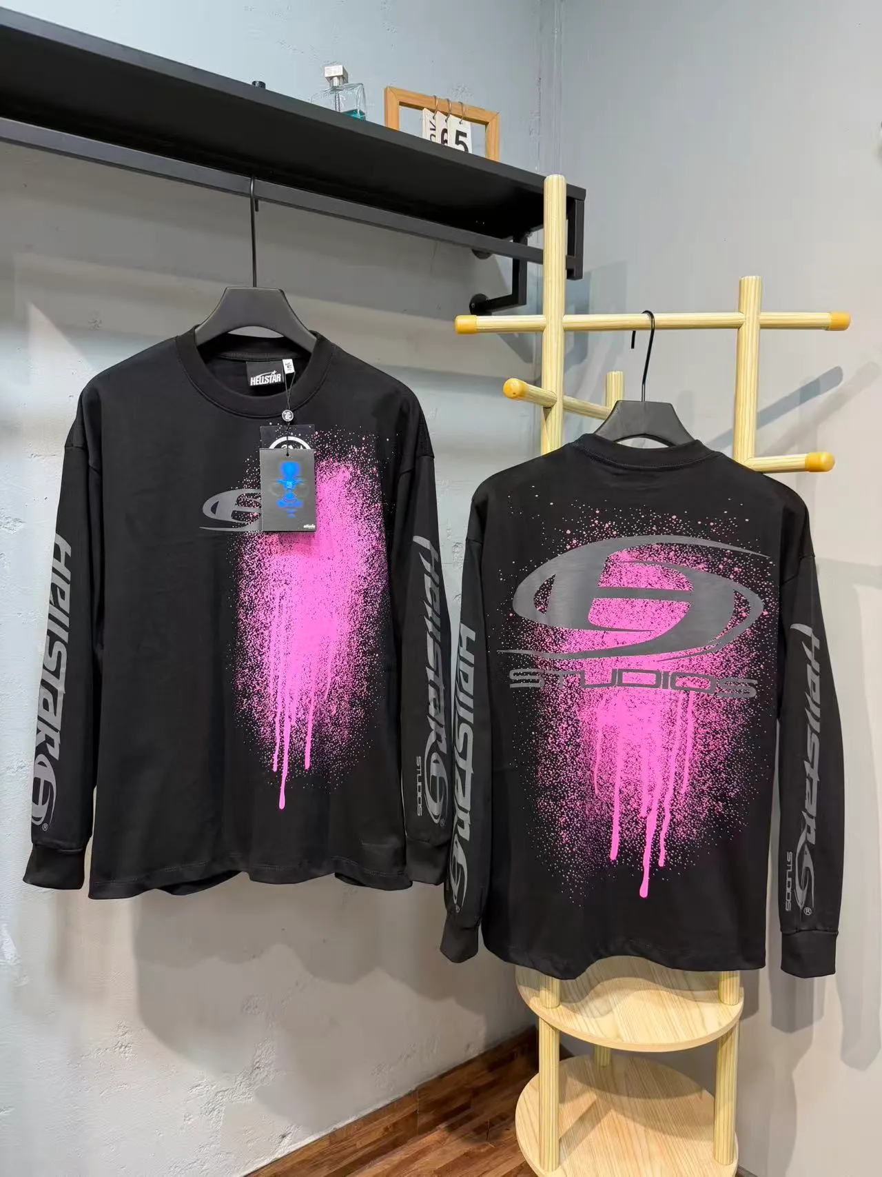 Hellstar Spray Graphic Long-Sleeve T-Shirt