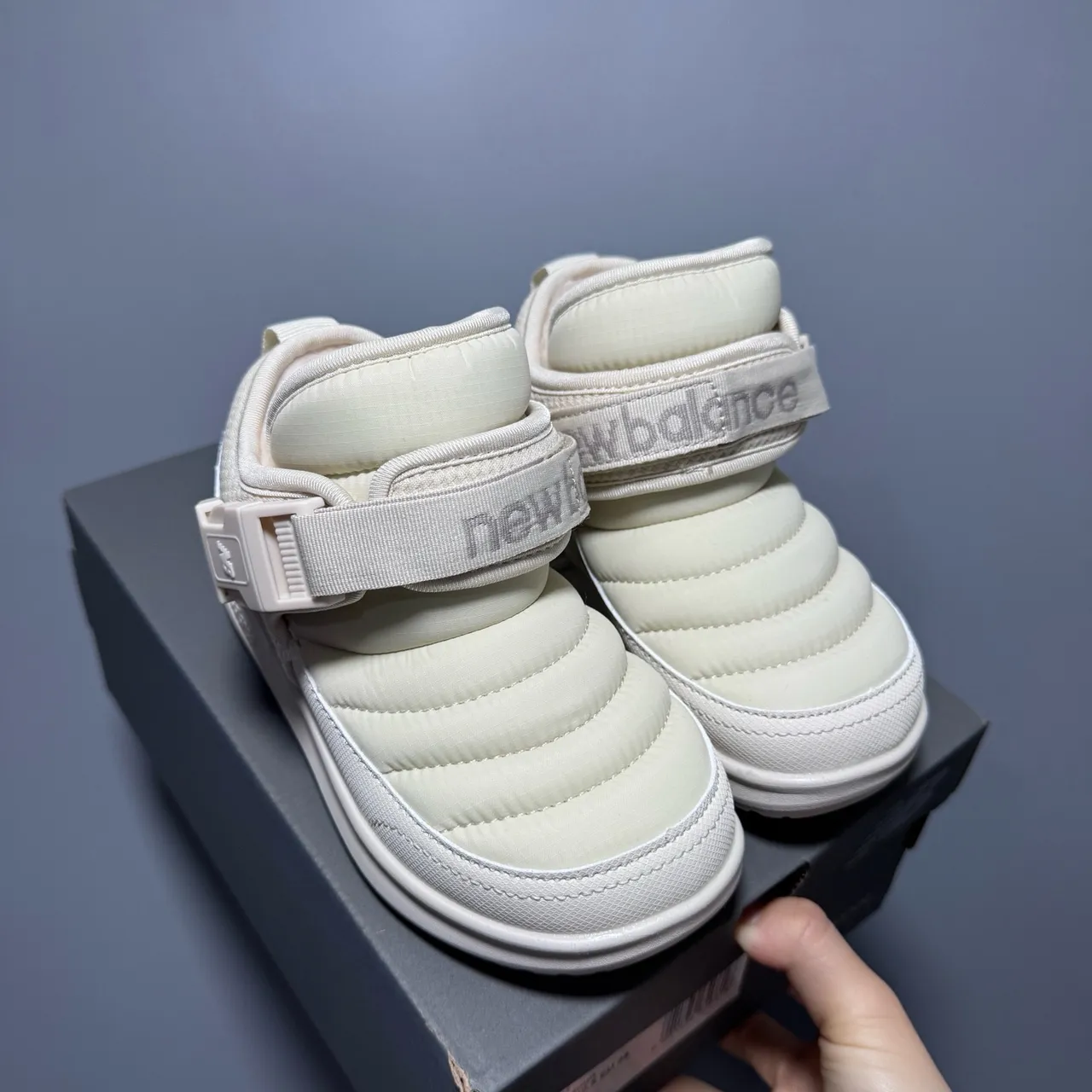 New Balance Silver Black Quilted Puffer Upper Single Velcro Strap Lifestyle Sneakers