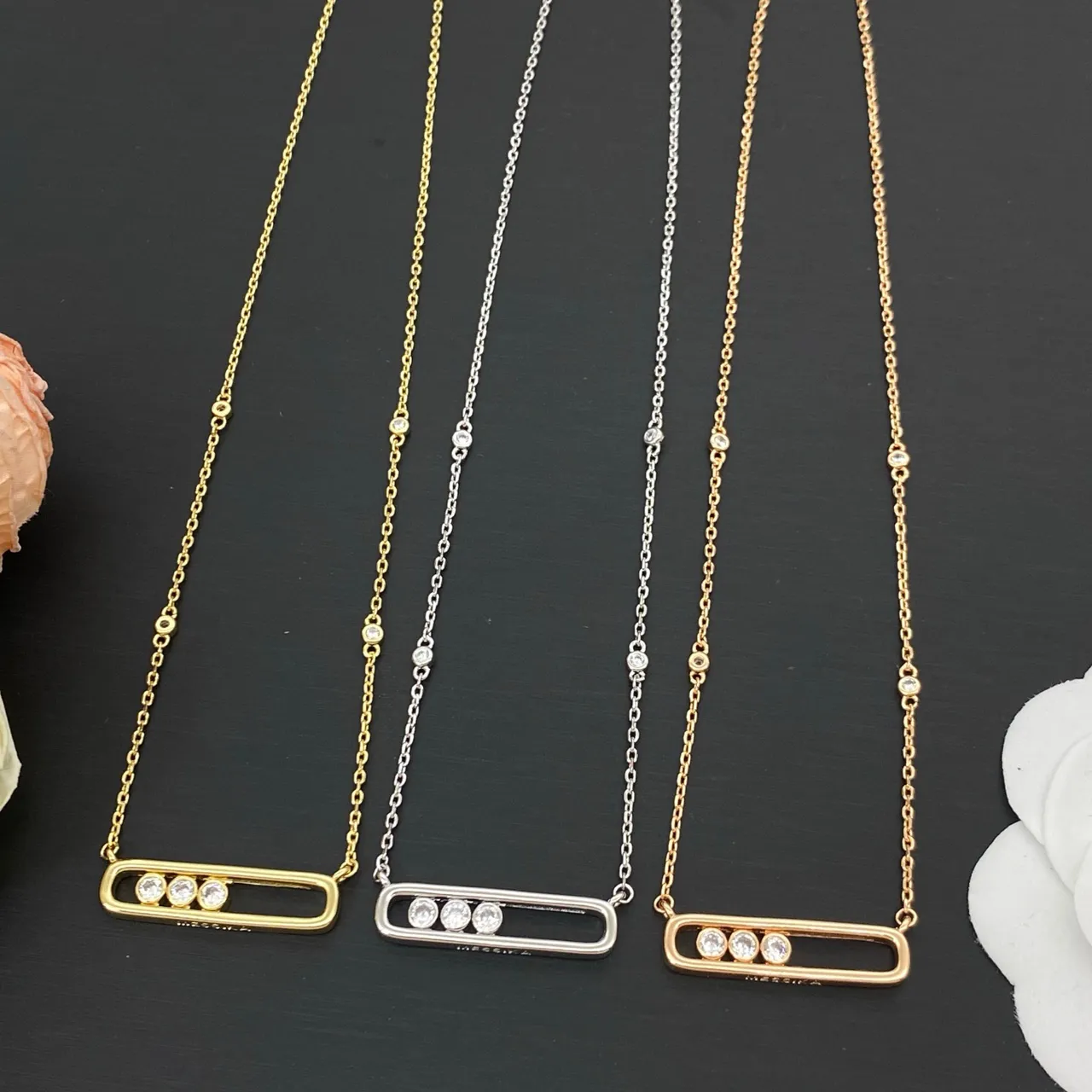 Gold Silver Chain Circular Halo Pendant Necklace