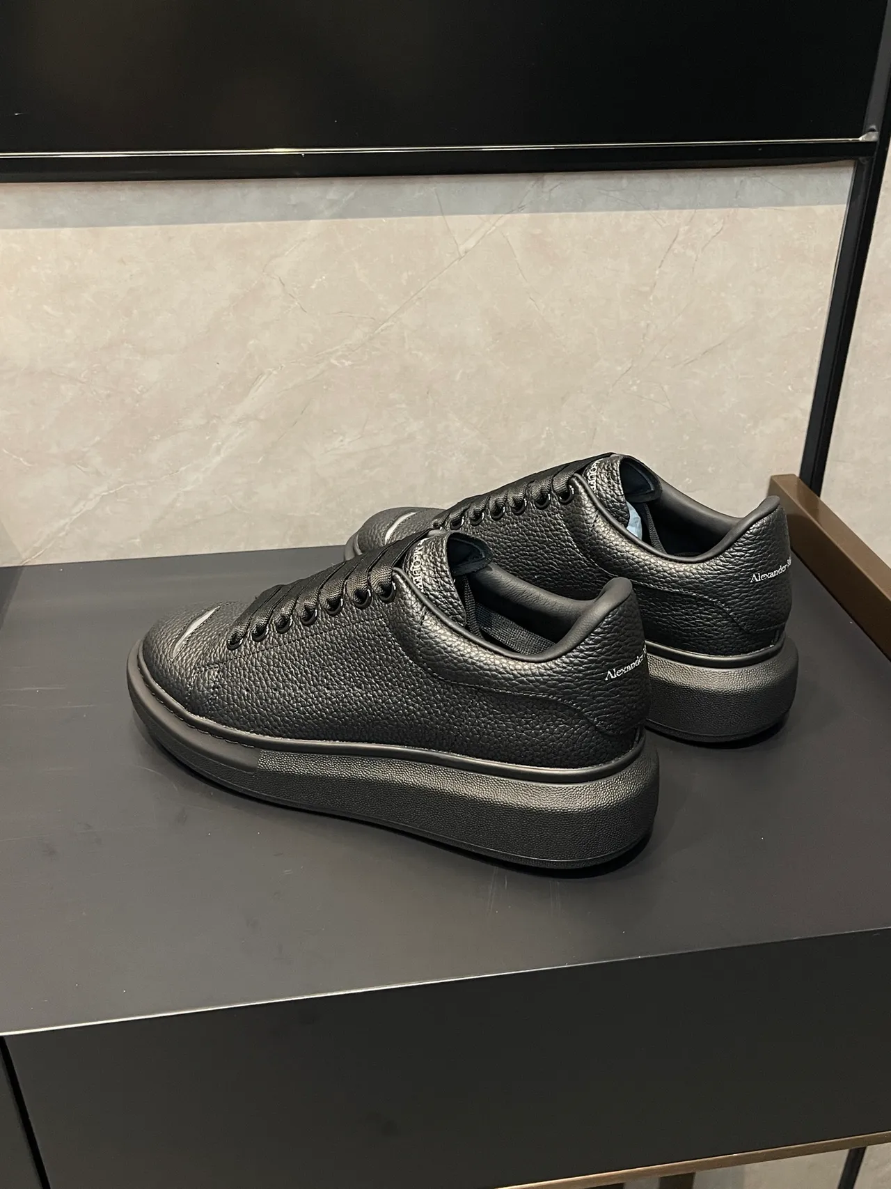 Alexander McQueen Black Silver Pebbled Leather Platform Sole Lifestyle Sneakers