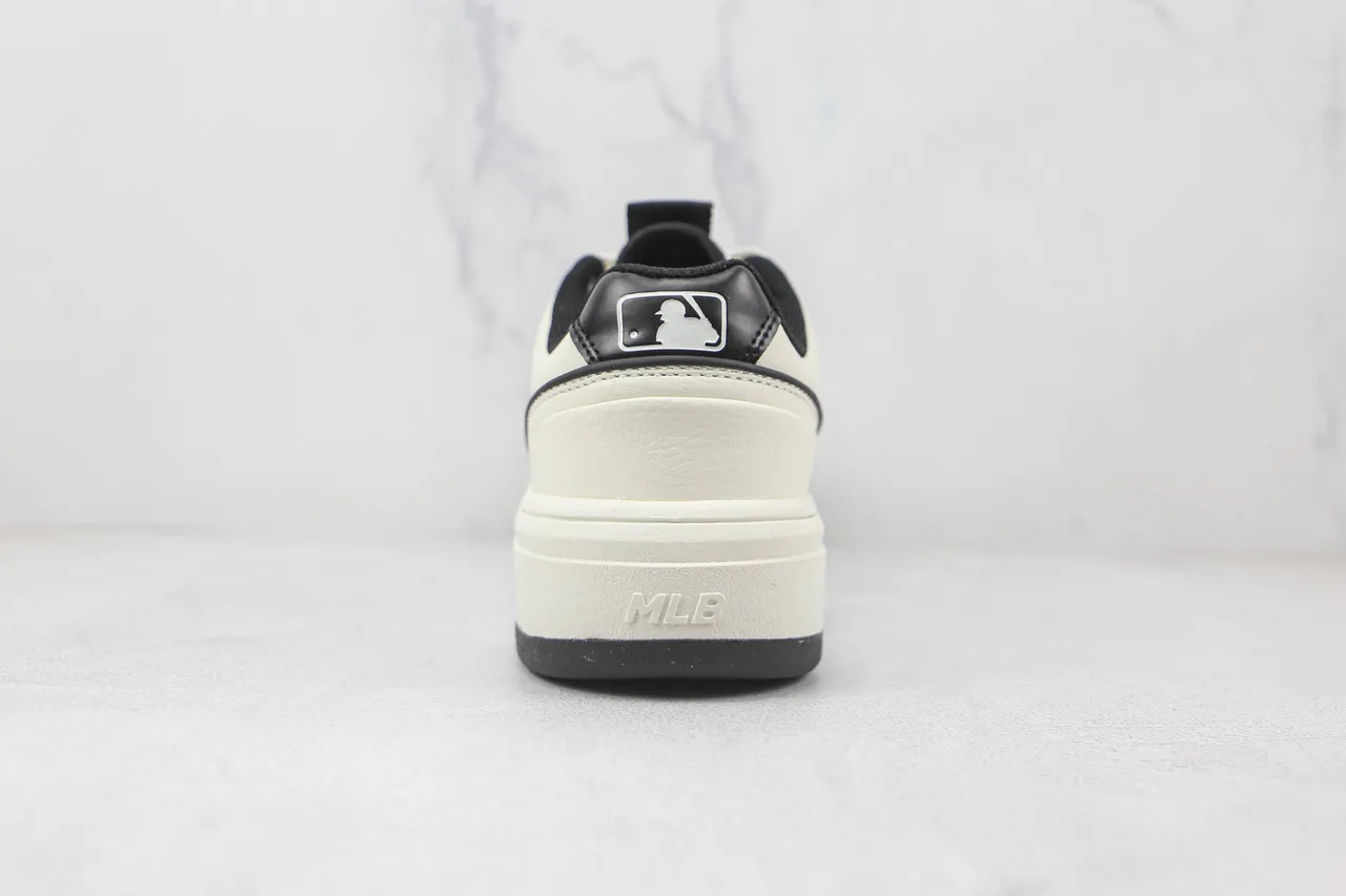 New Era NY Yankees Logo Platform Lifestyle Sneakers