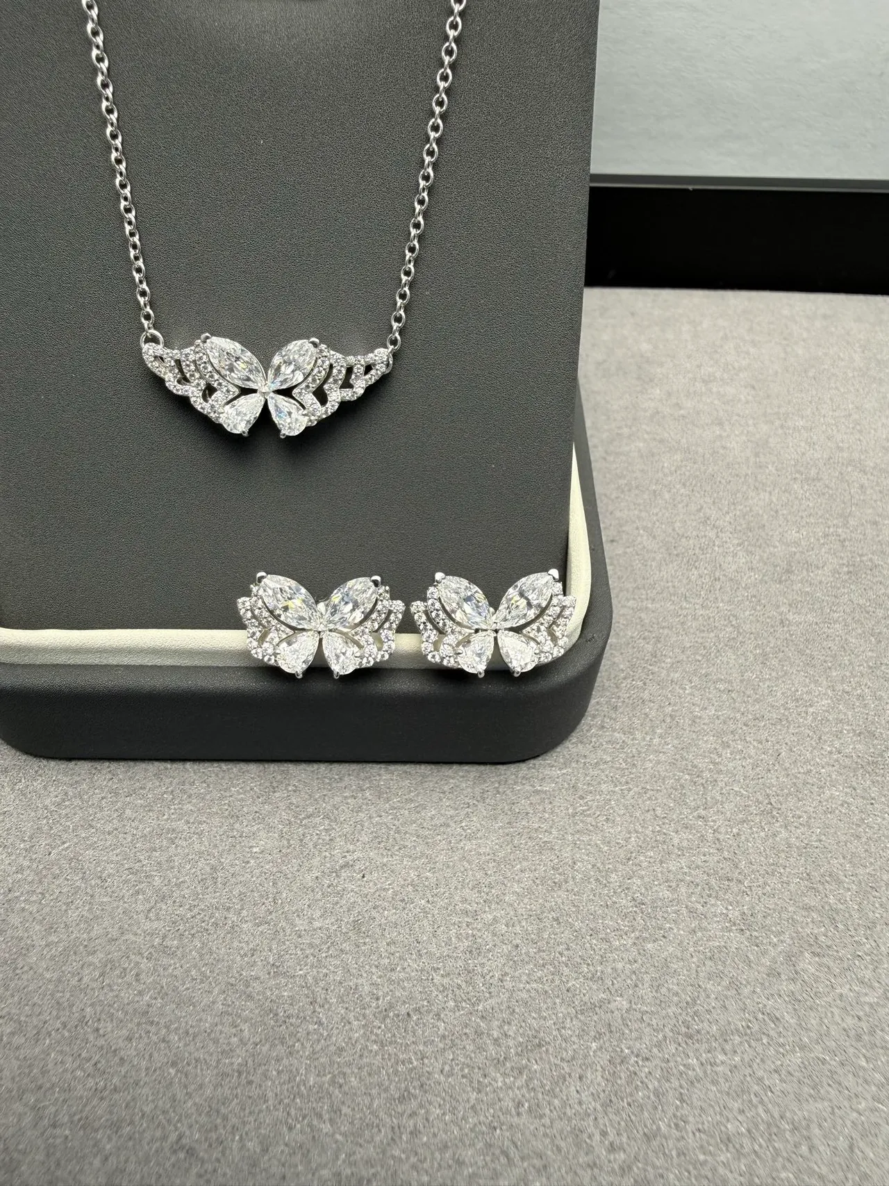 Silver White Butterfly Motif Marquise-Cut Central Stones Necklace