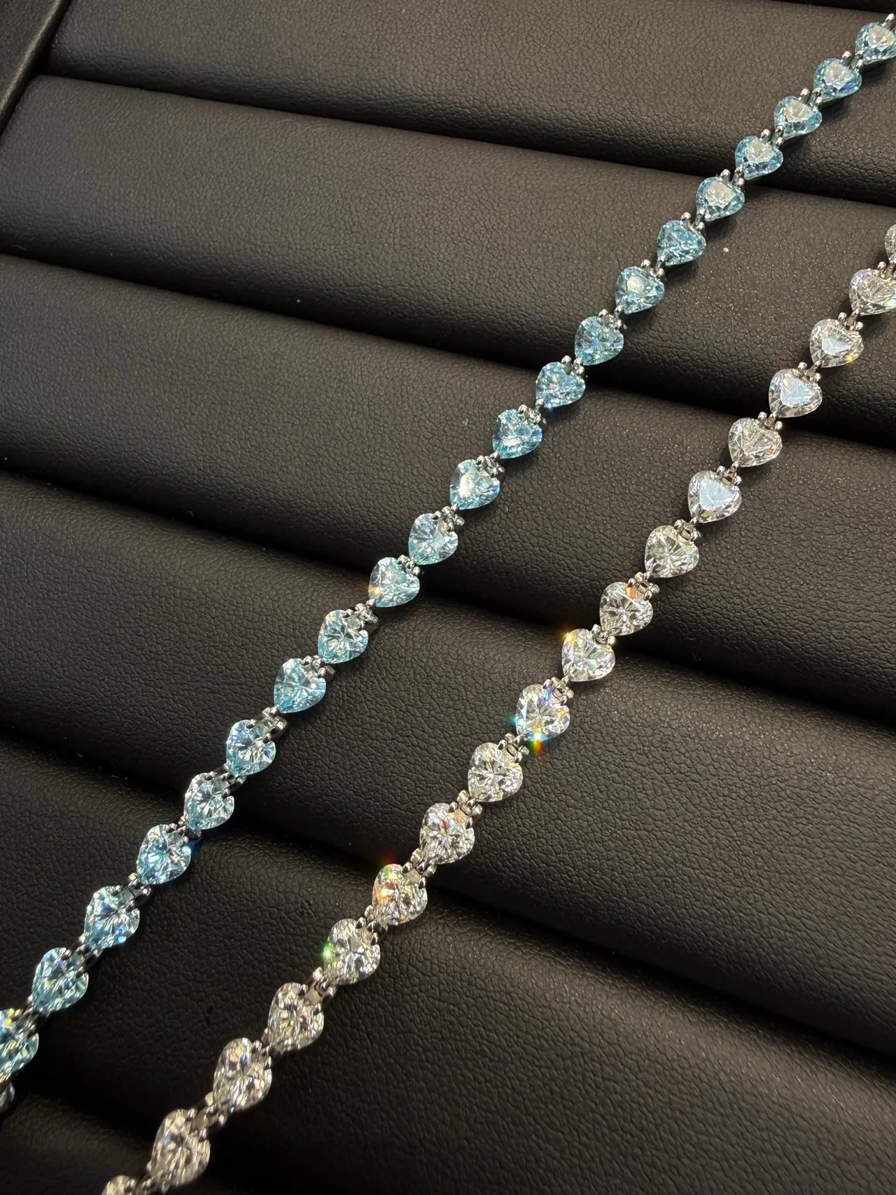 Blue White Heart-Shaped Faceted Stones Linked Chain Construction Necklace