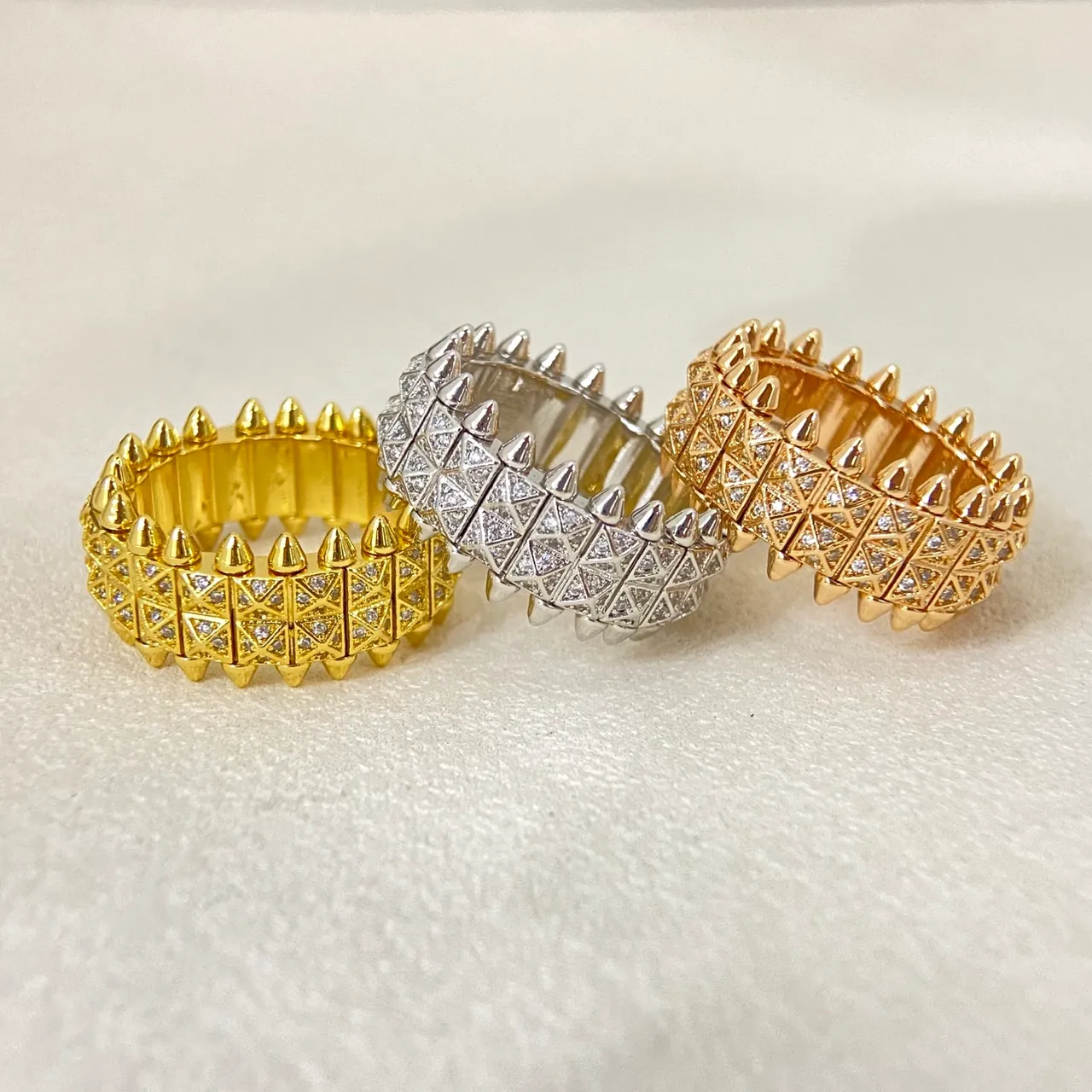 Spiked Pavé-Set Multi-Row Geometric Rings
