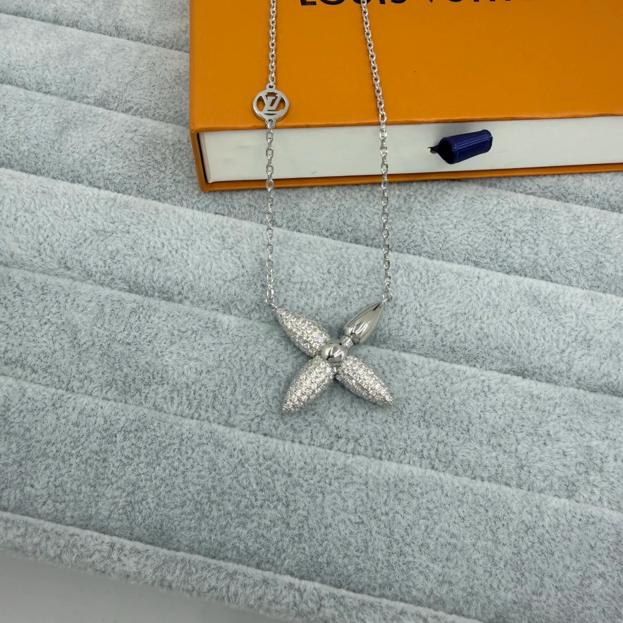 Louis Vuitton Blossom Gold Silver Pavé-Set Crystal Petals Four-Petal Floral Pendant Necklace