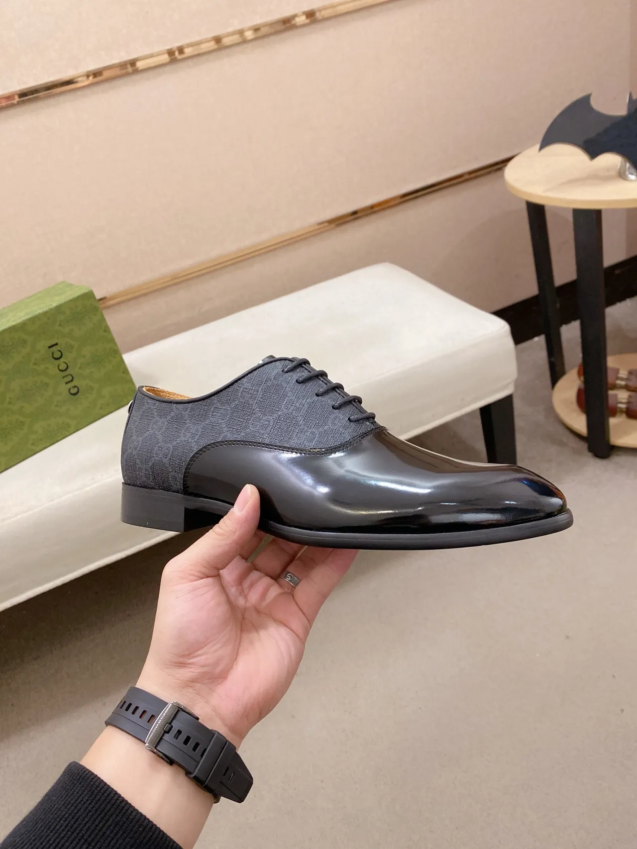 Gucci Two-Tone Cap-Toe Oxford Shoe