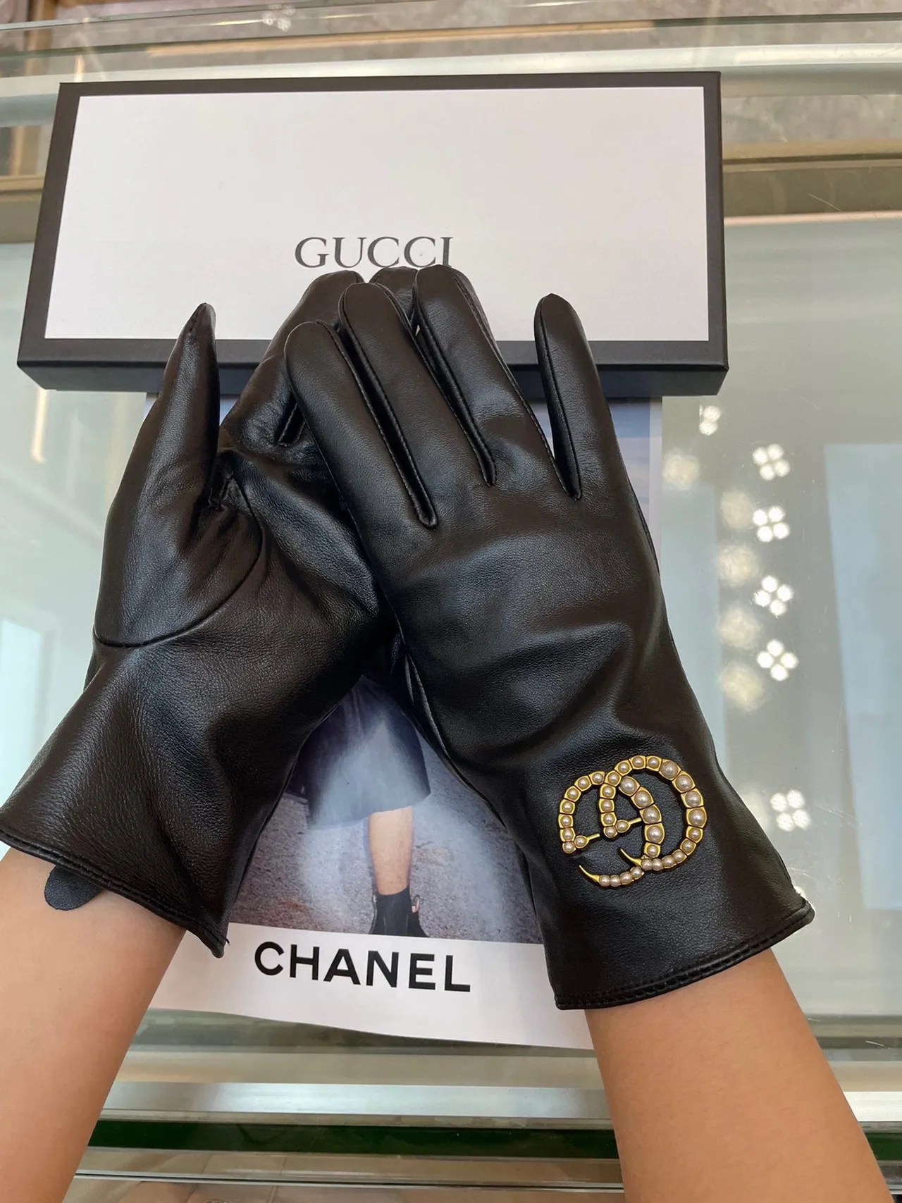 Gucci GG Marmont-inspired Black Gold Smooth Pearl-Embellished Interlocking G Logo Leather Gloves