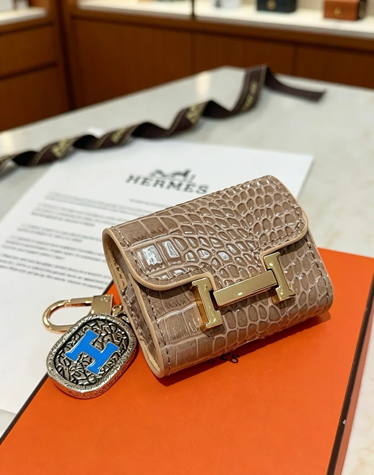 Hermès Beige Gold Crocodile-Embossed Leather H-Turnlock Clasp Coin Purse