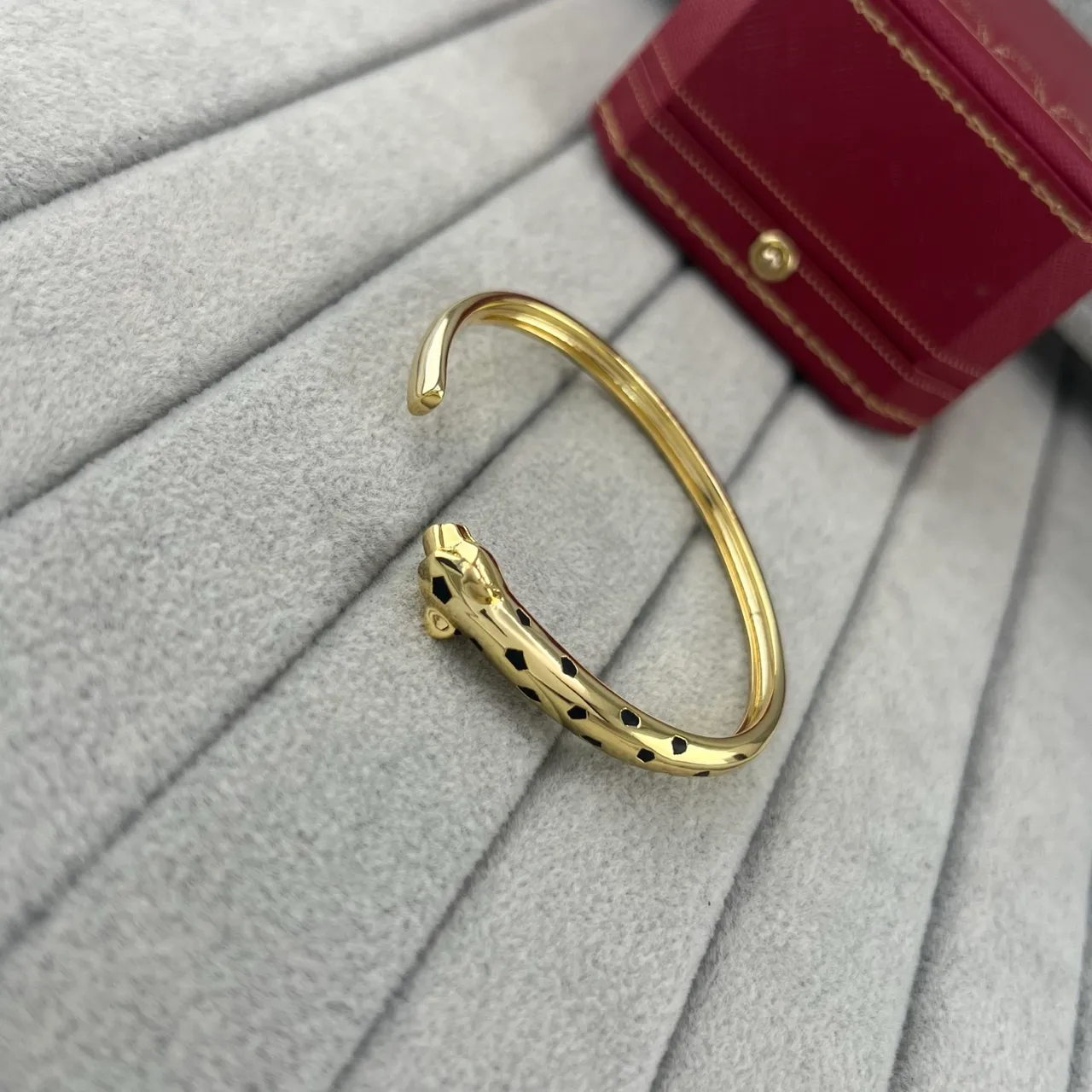 Cartier Panthère Gold Black Panther-Head Terminal Enamel Spots Bracelet