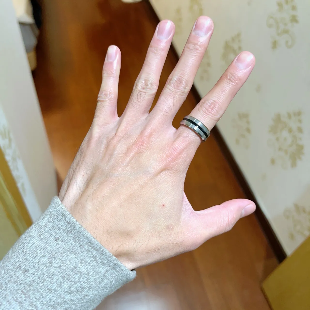 Gucci Silver Black Wide Band Polished Metal Ring