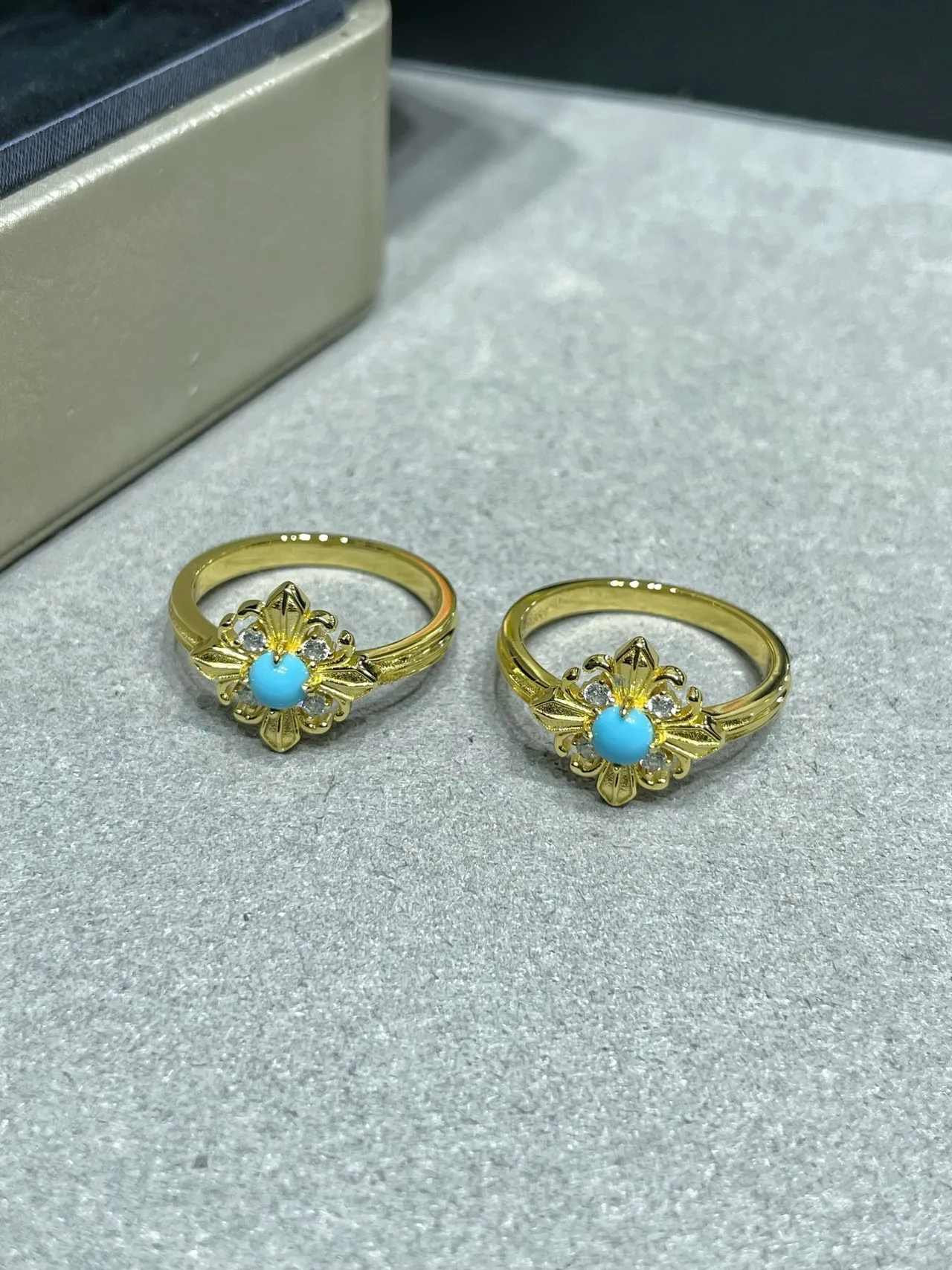 Gold Blue Floral Filigree Turquoise Cabochon Center Ring