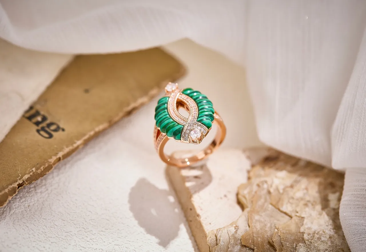 Scalloped Stone and Pavé Diamond Interwoven Rings