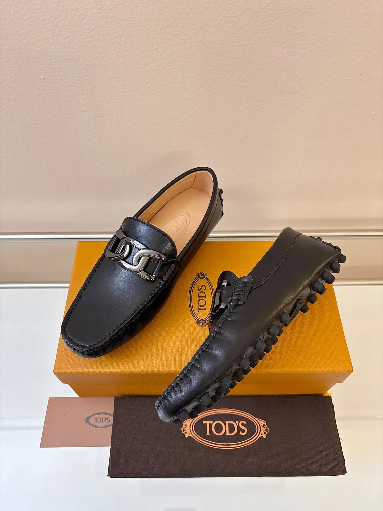 Tod's Gommino Loafer Black Leather Horsebit Buckle Pebble Sole Loafer