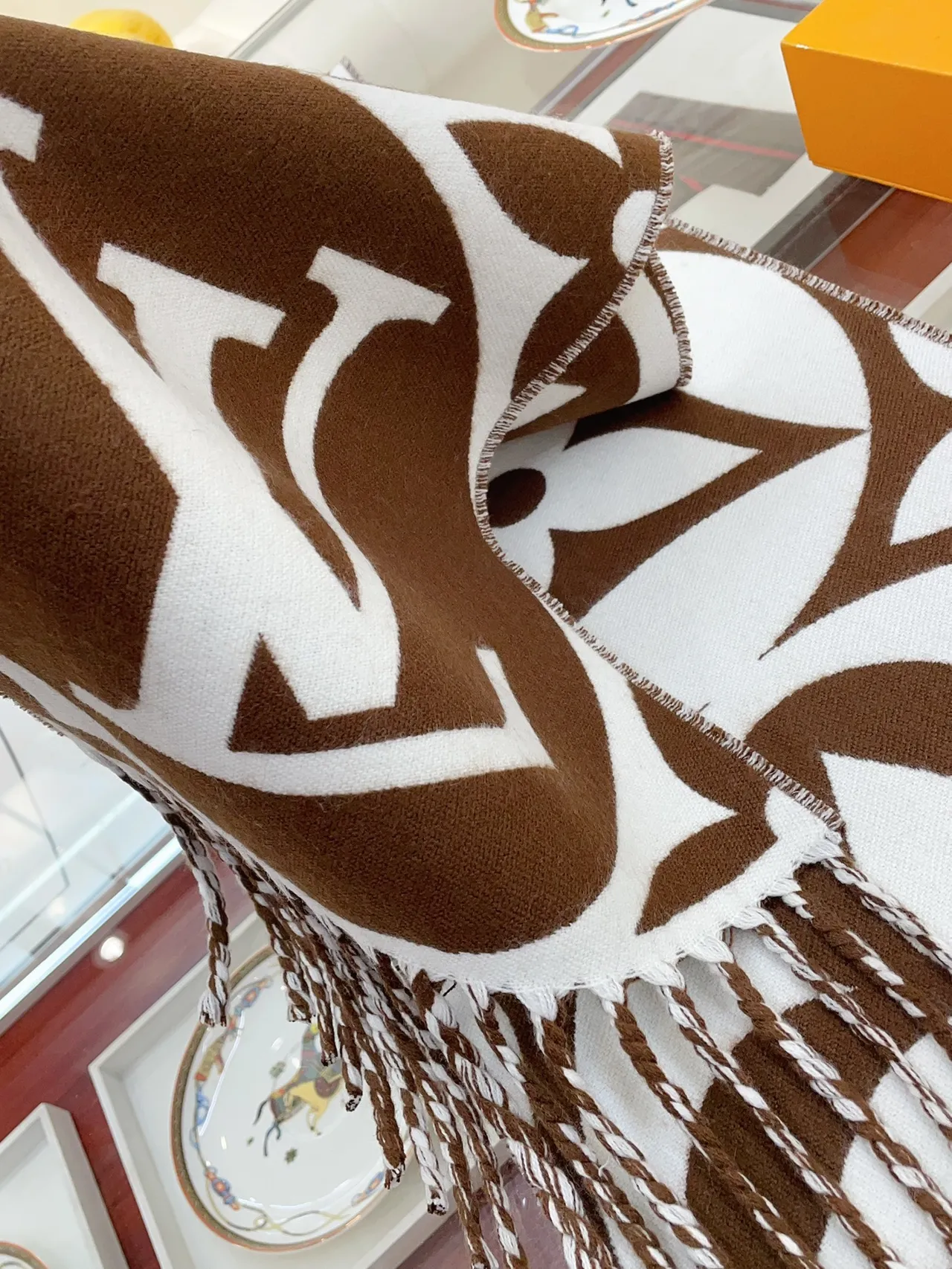 Louis Vuitton Monogram Flower Brown and White Cashmere Scarf