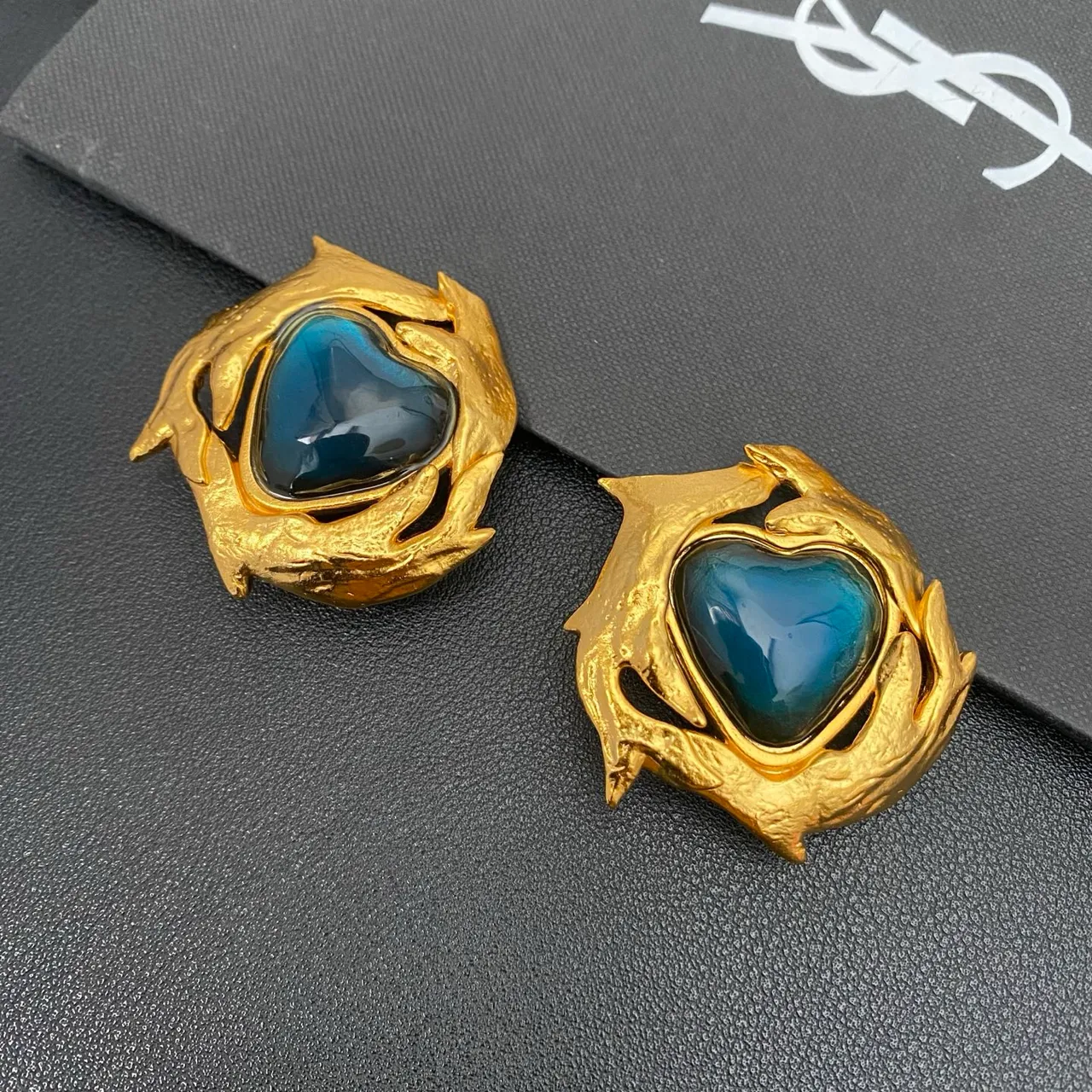 Gold Blue Heart-Shaped Cabochon Textured Organic Metalwork Brooch