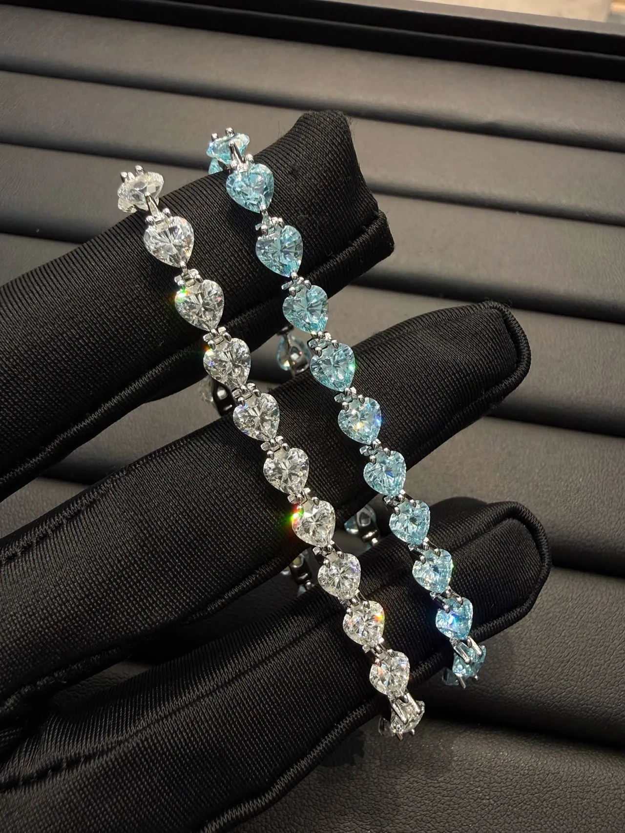 Blue White Heart-Shaped Faceted Stones Linked Chain Construction Necklace