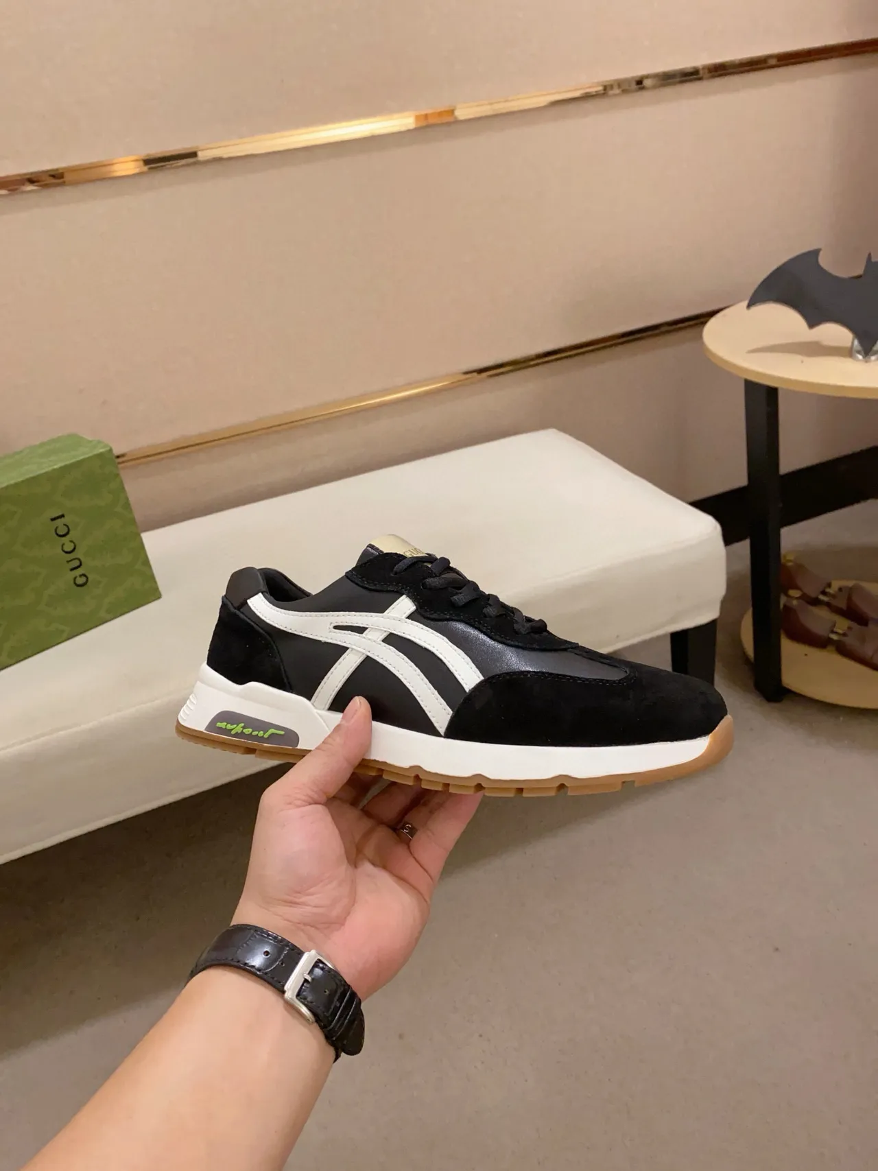 Onitsuka Tiger Black White Retro Runner Suede And Leather Upper Lifestyle Sneakers