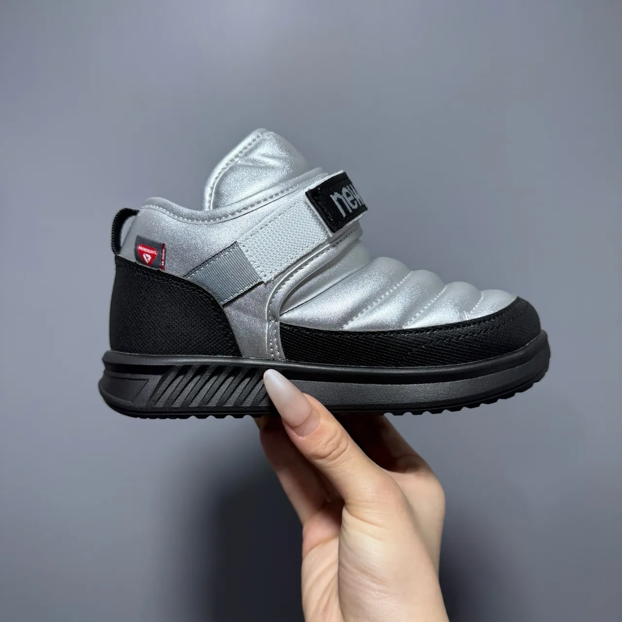 New Balance Silver Black Quilted Puffer Upper Single Velcro Strap Lifestyle Sneakers