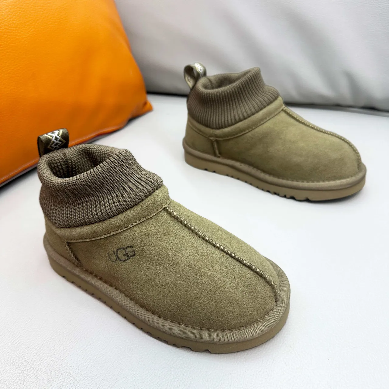 UGG Brown Beige Suede Upper Ribbed Knit Cuff Snow Boots