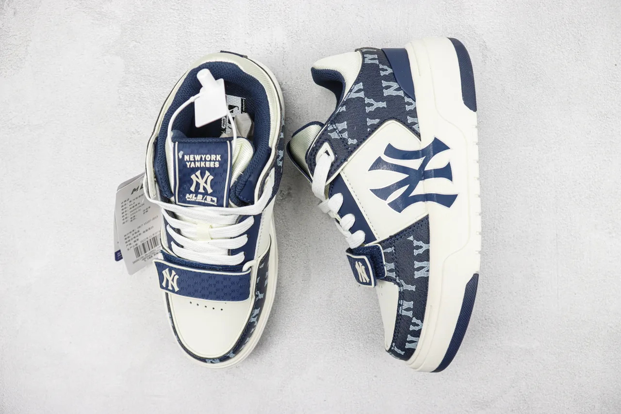 Mitchell & Ness New York Yankees Monogram Platform Lifestyle Sneakers