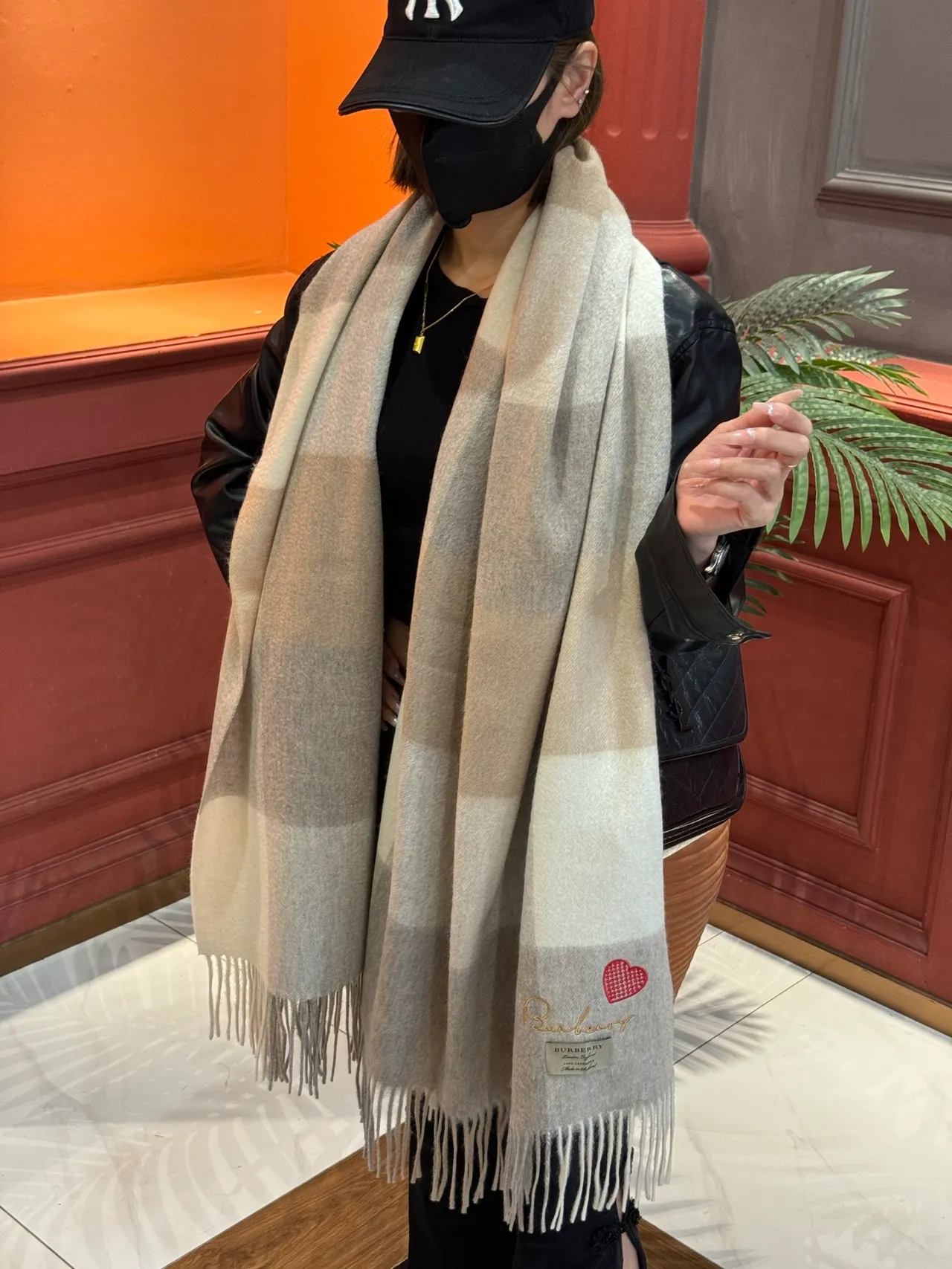 Burberry Beige Gray Large-Scale Check Pattern Fringed Edges Cashmere Scarf