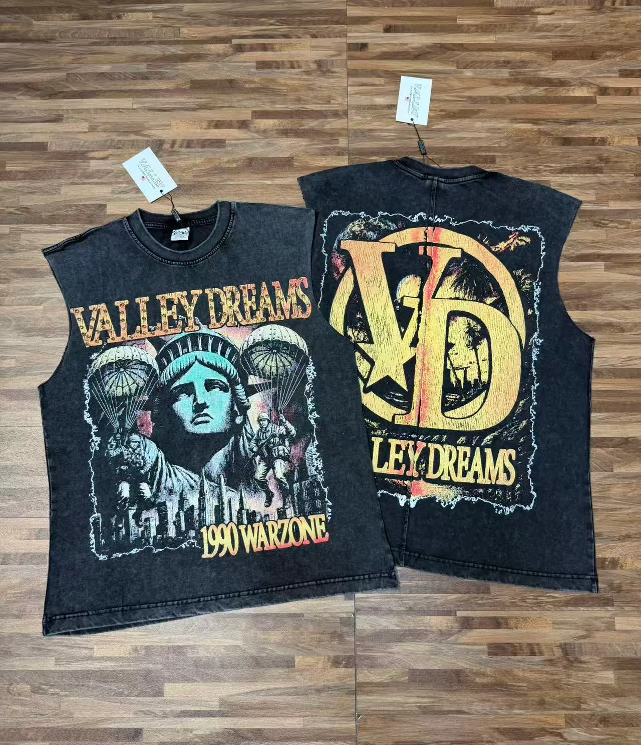 Valley Dreams Graphic-Print Sleeveless Crew-Neck Vest Top