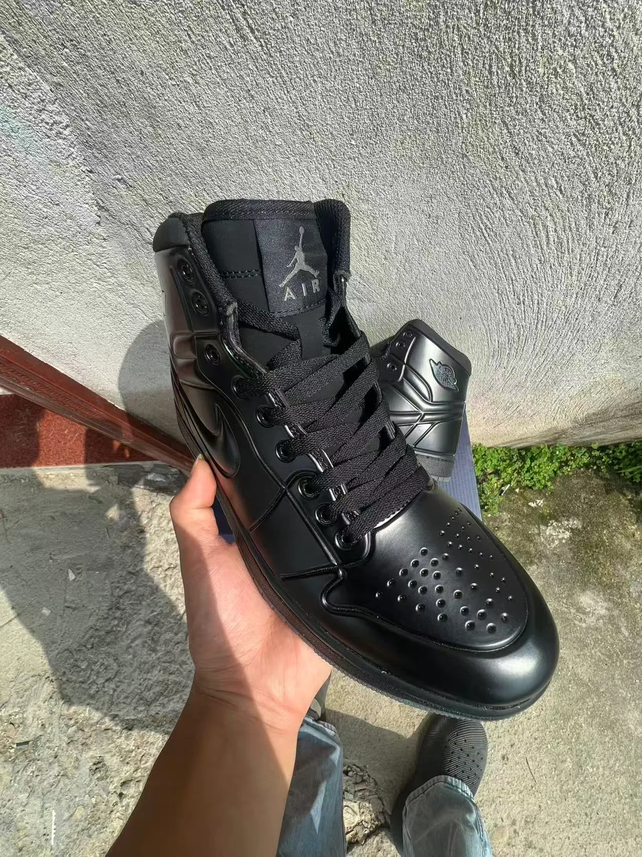 Air Jordan 1 Monochrome Black High-Top Basketball Shoes