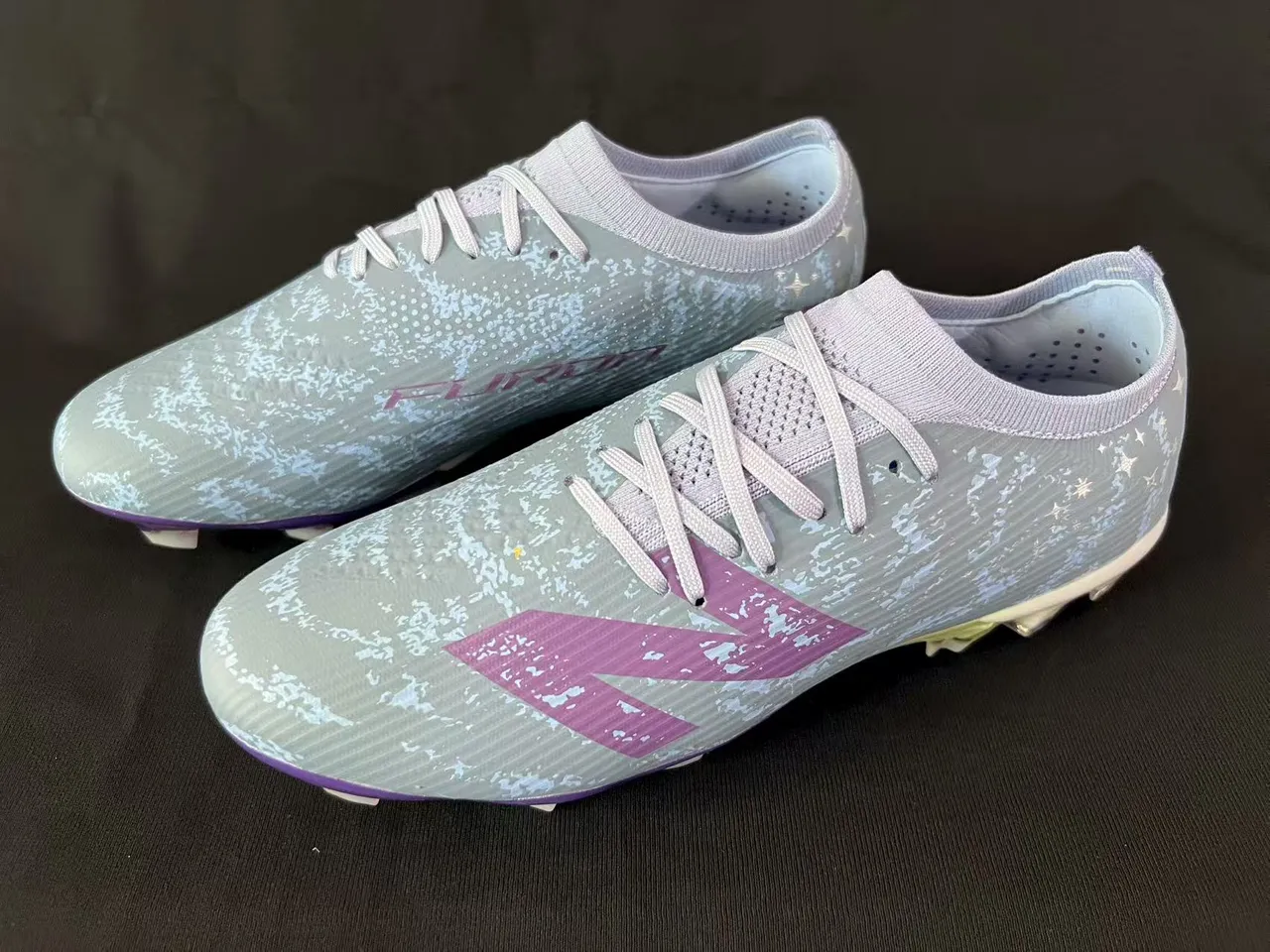 New Balance Gray Purple Low-Cut Knit Upper Asymmetric Lacing Firm-Ground Soccer Shoes