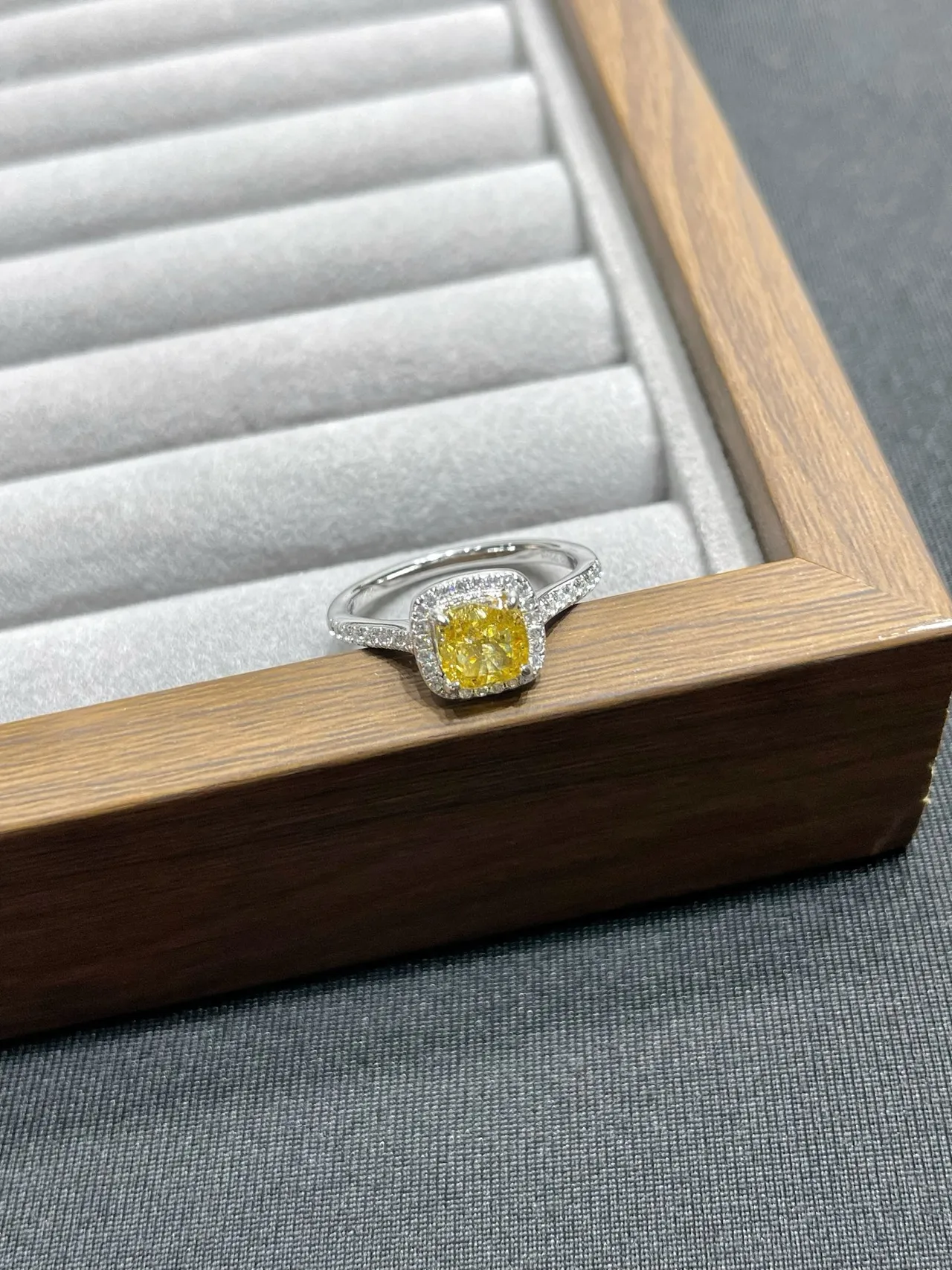 Yellow Silver Cushion-Cut Center Stone Halo Setting Ring