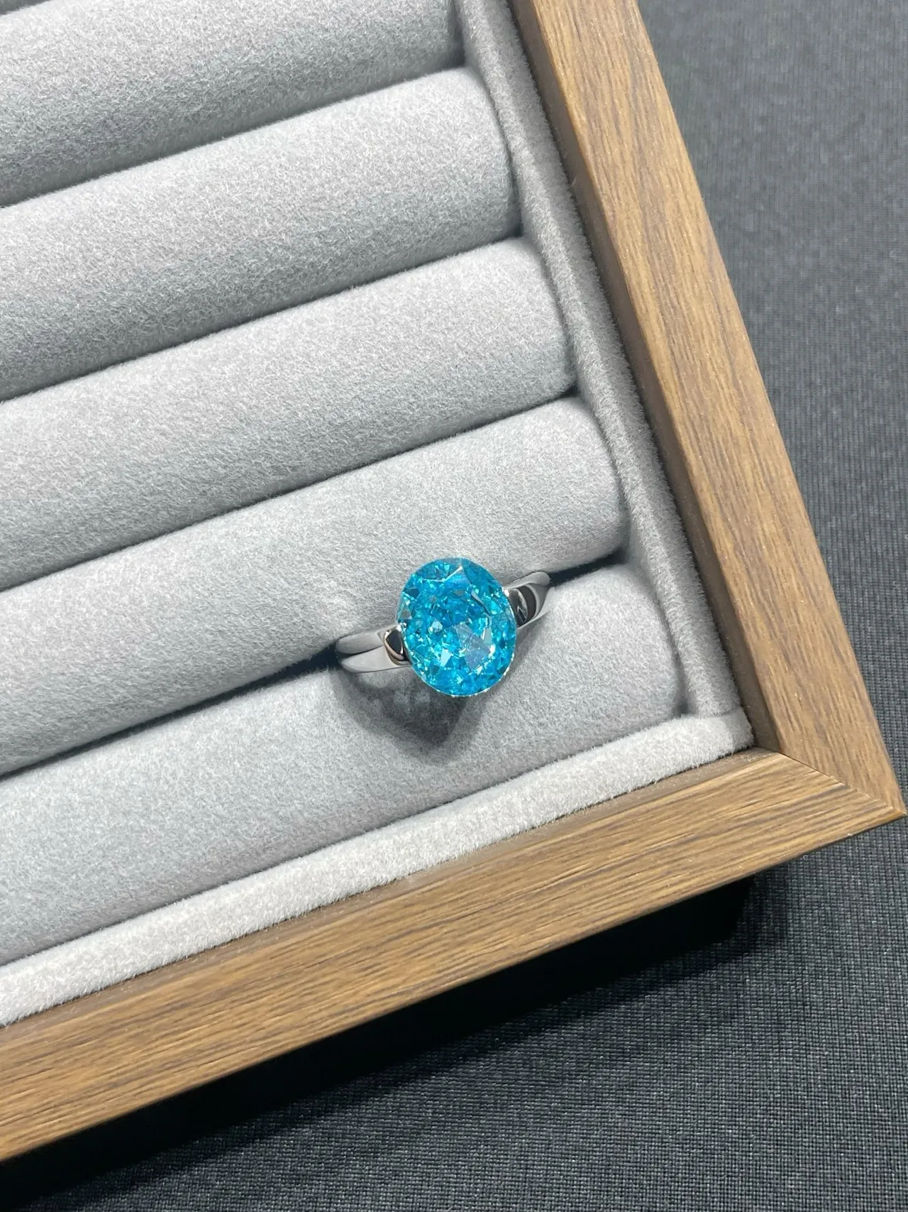 Oval Faceted Blue Gemstone Split Shank Ring