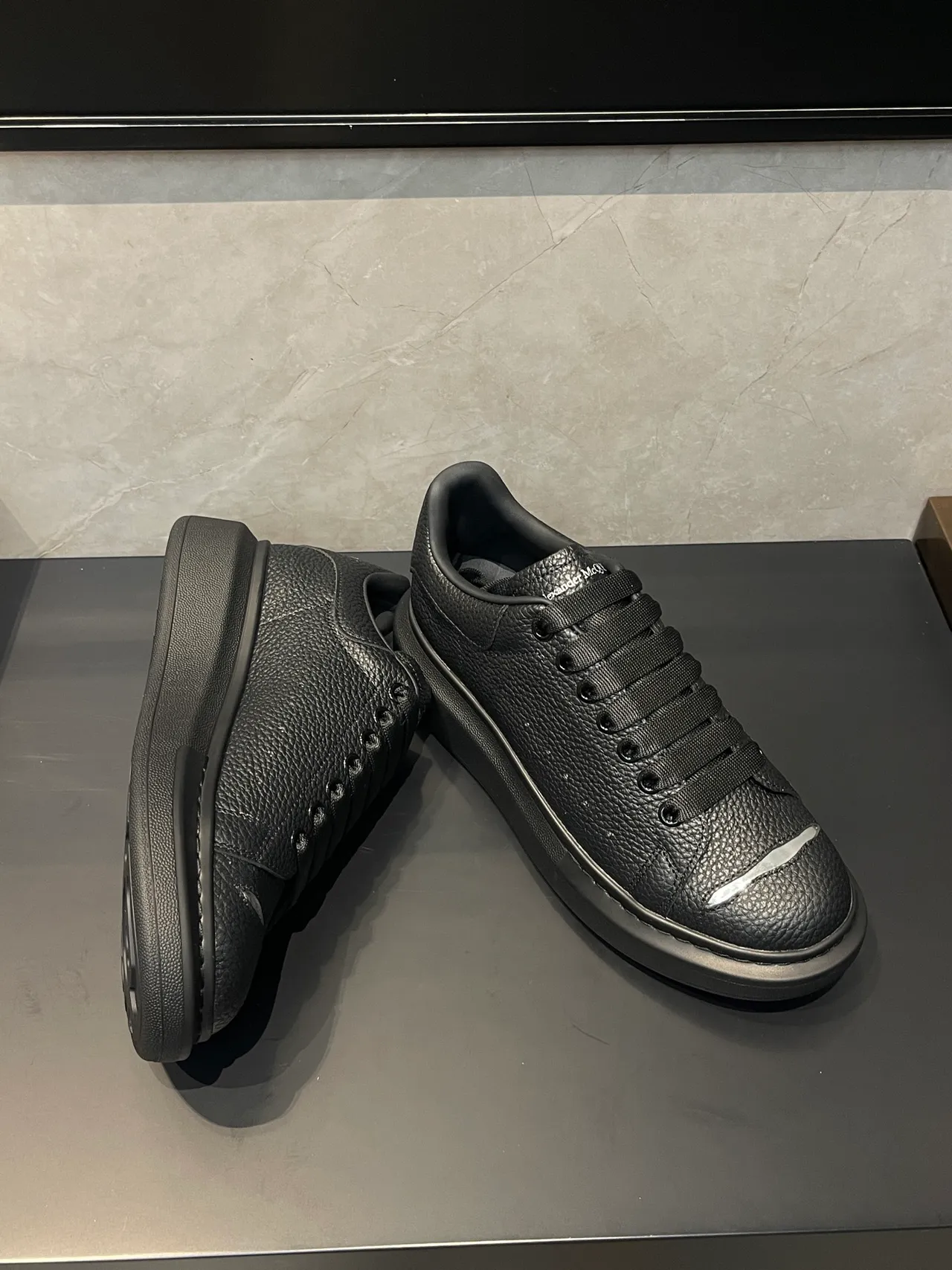 Alexander McQueen Black Silver Pebbled Leather Platform Sole Lifestyle Sneakers
