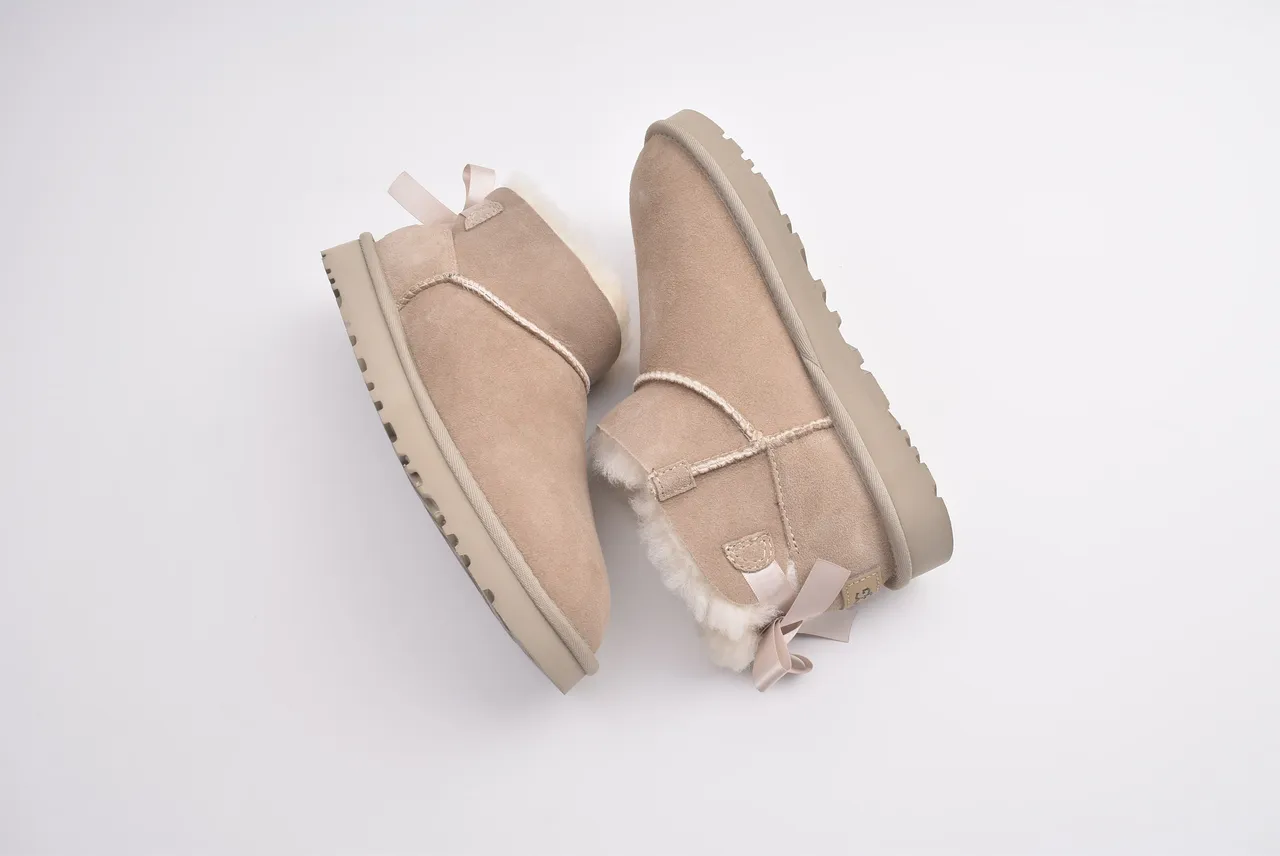 UGG Classic Beige Pink Suede Upper Shearling Lining Snow Boots