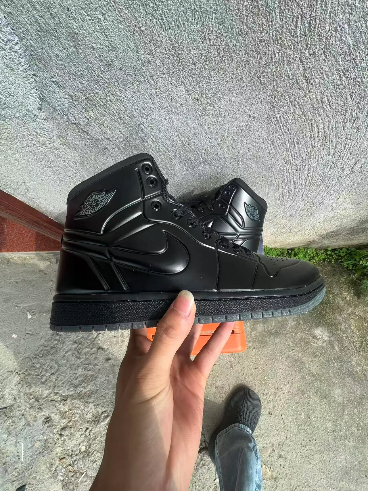 Air Jordan 1 Monochrome Black High-Top Basketball Shoes