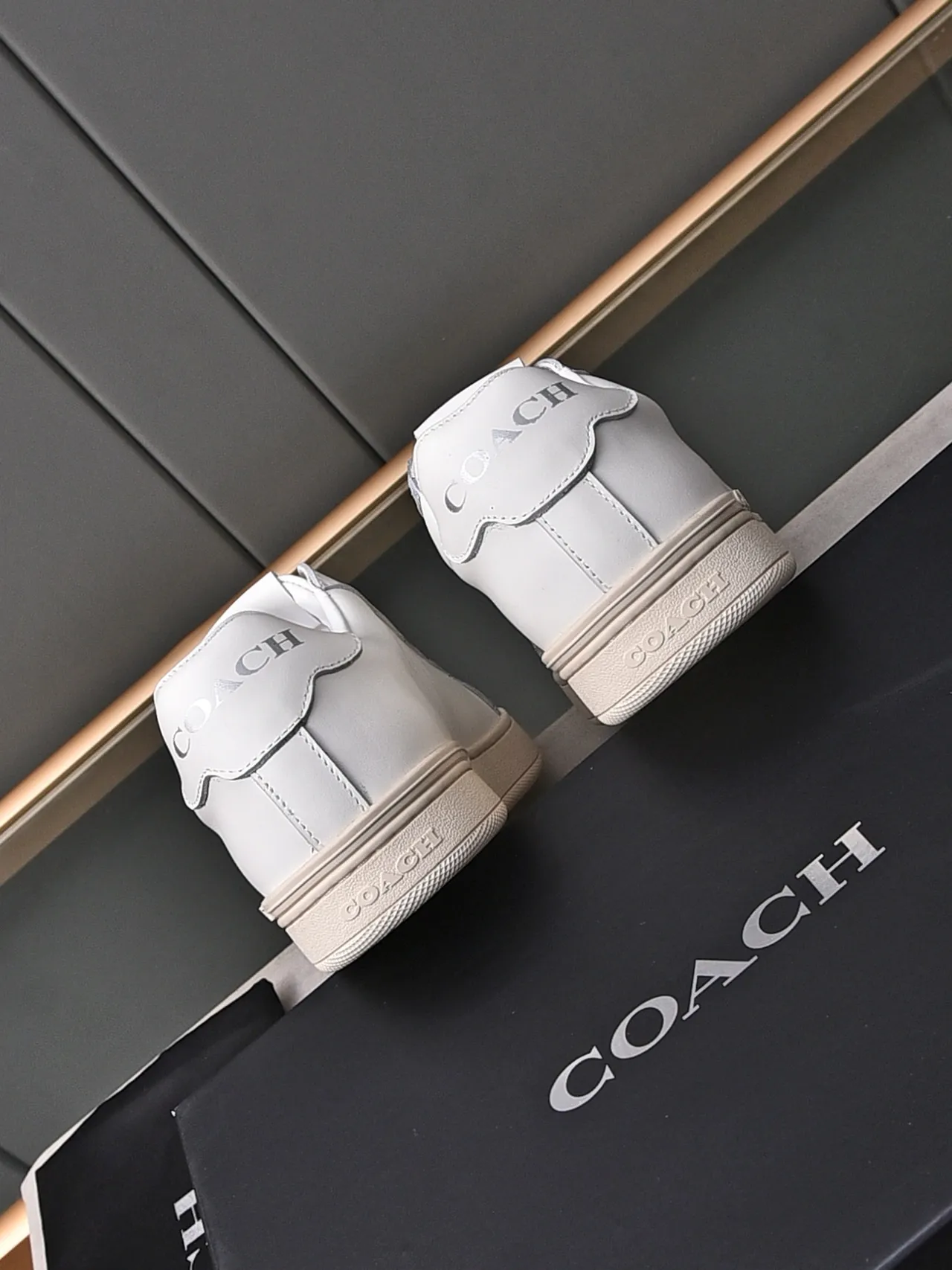 Coach White Beige Leather Upper Perforated Logo Panel Lifestyle Sneakers