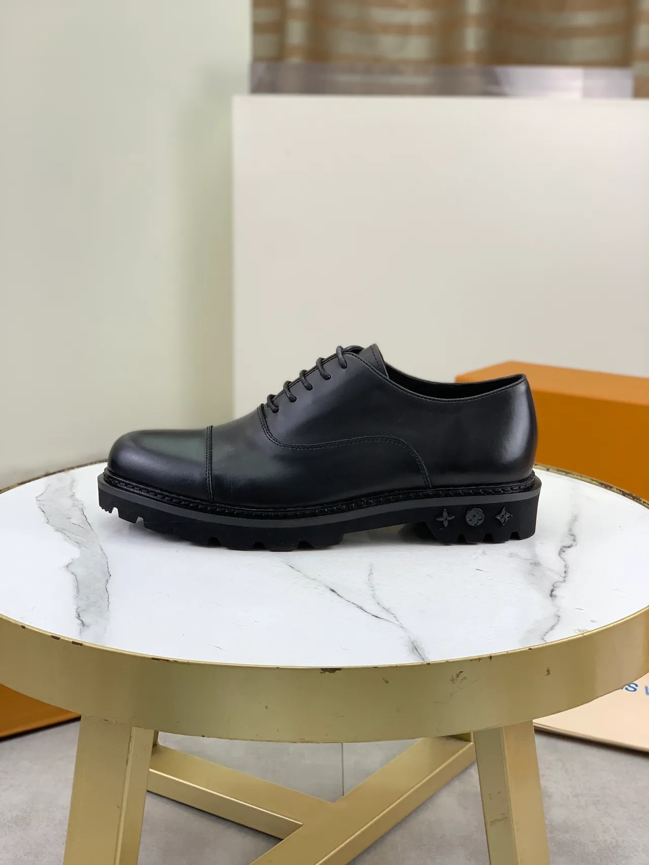 Louis Vuitton LV Trail Cap-Toe Black Leather Oxford Shoes