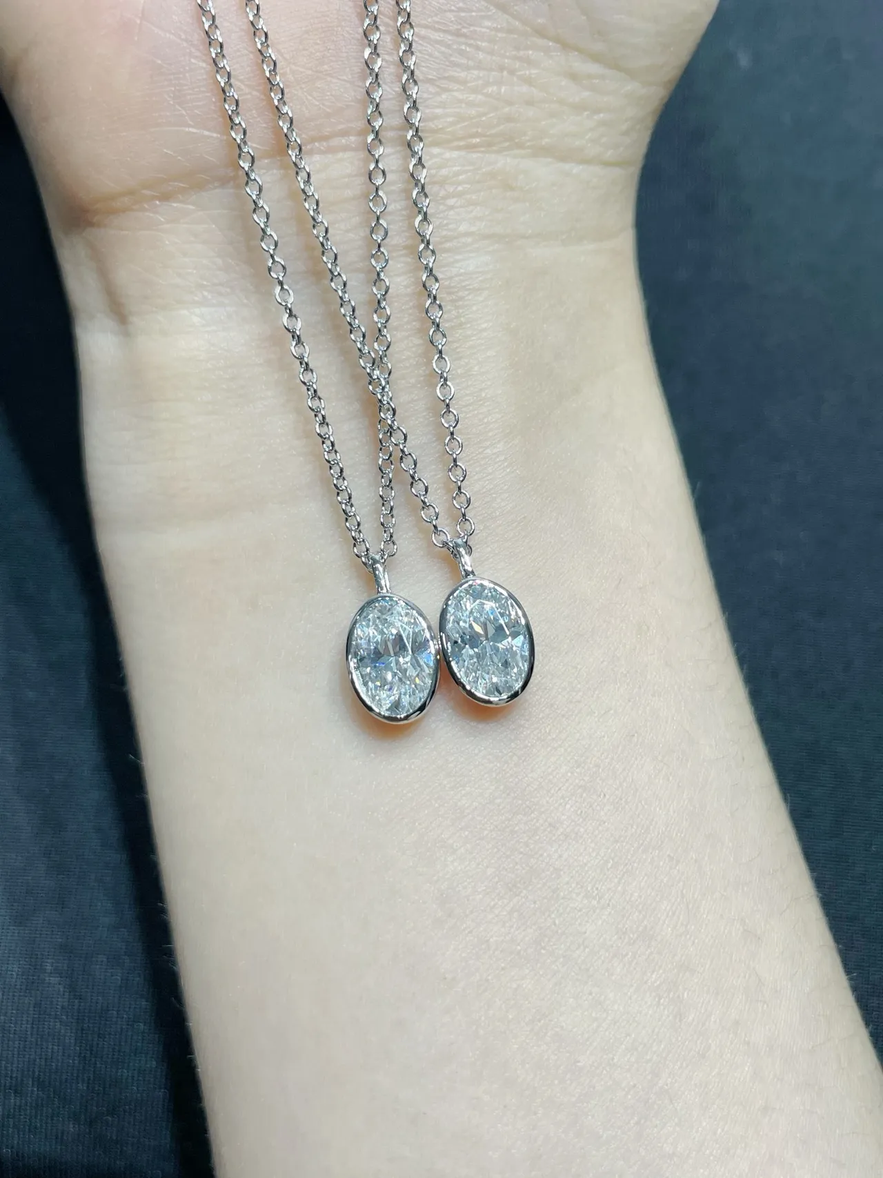 Tiffany & Co. Silver Black Oval Bezel-Set Pendant Fine Link Chain Necklace