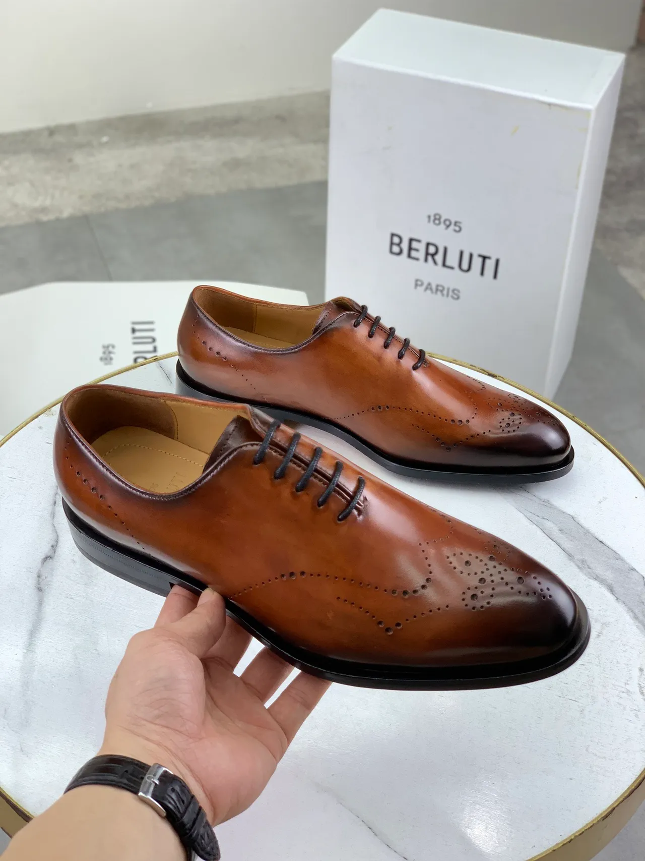 BERLUTI Brown Black Full Wingtip Cognac Burnished Leather Brogue