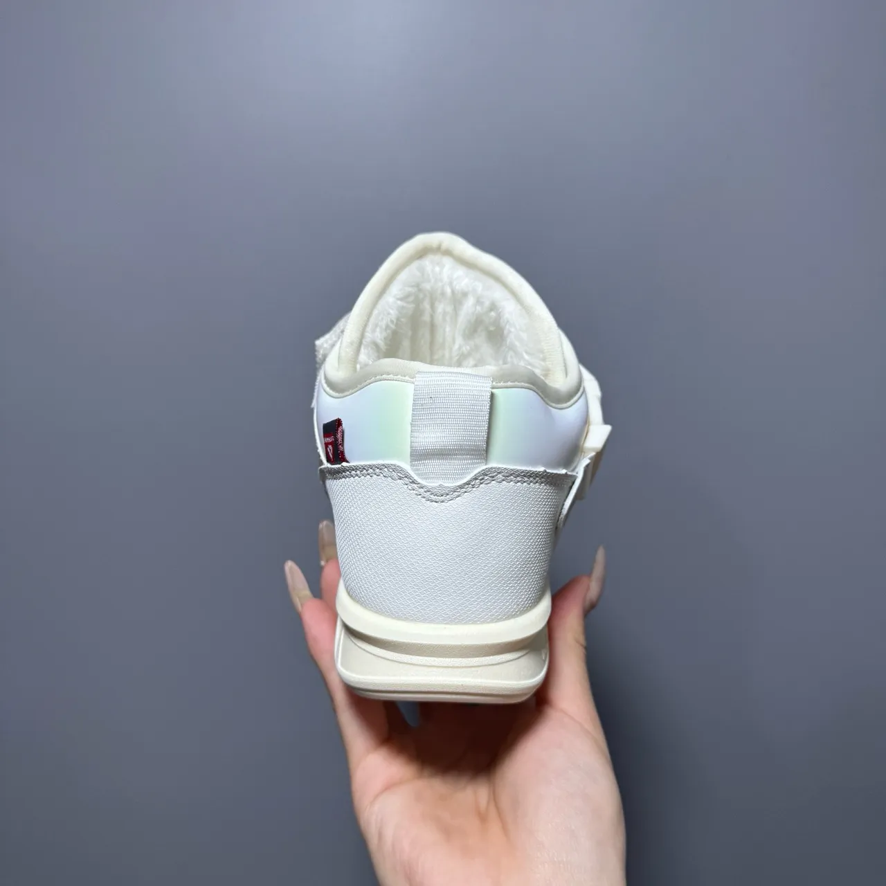New Balance Silver Black Quilted Puffer Upper Single Velcro Strap Lifestyle Sneakers
