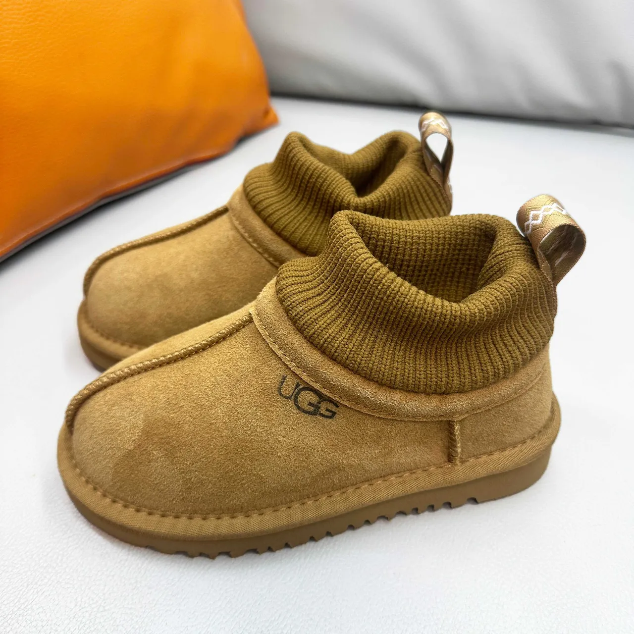 UGG Brown Beige Suede Upper Ribbed Knit Cuff Snow Boots