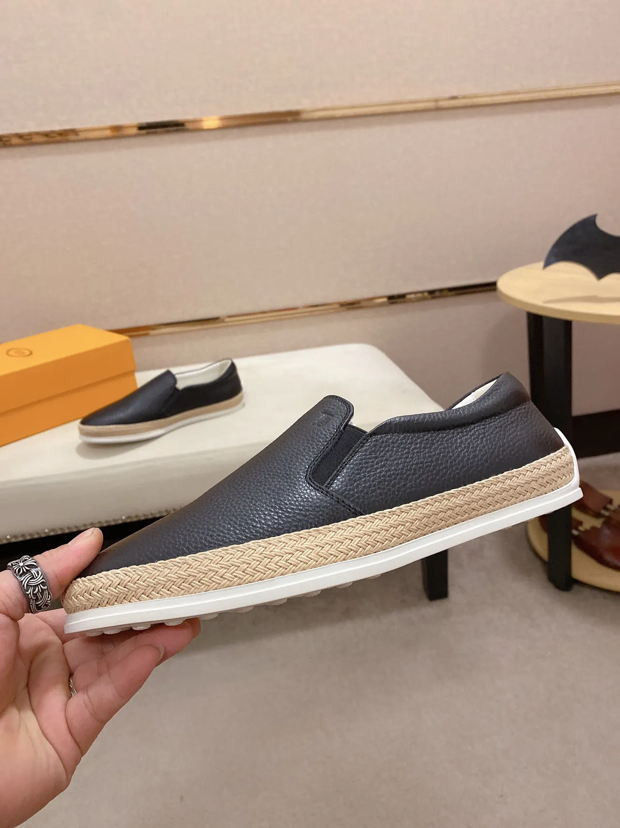 Black Beige Pebbled Leather Upper Woven Jute Midsole Band Boat Shoes