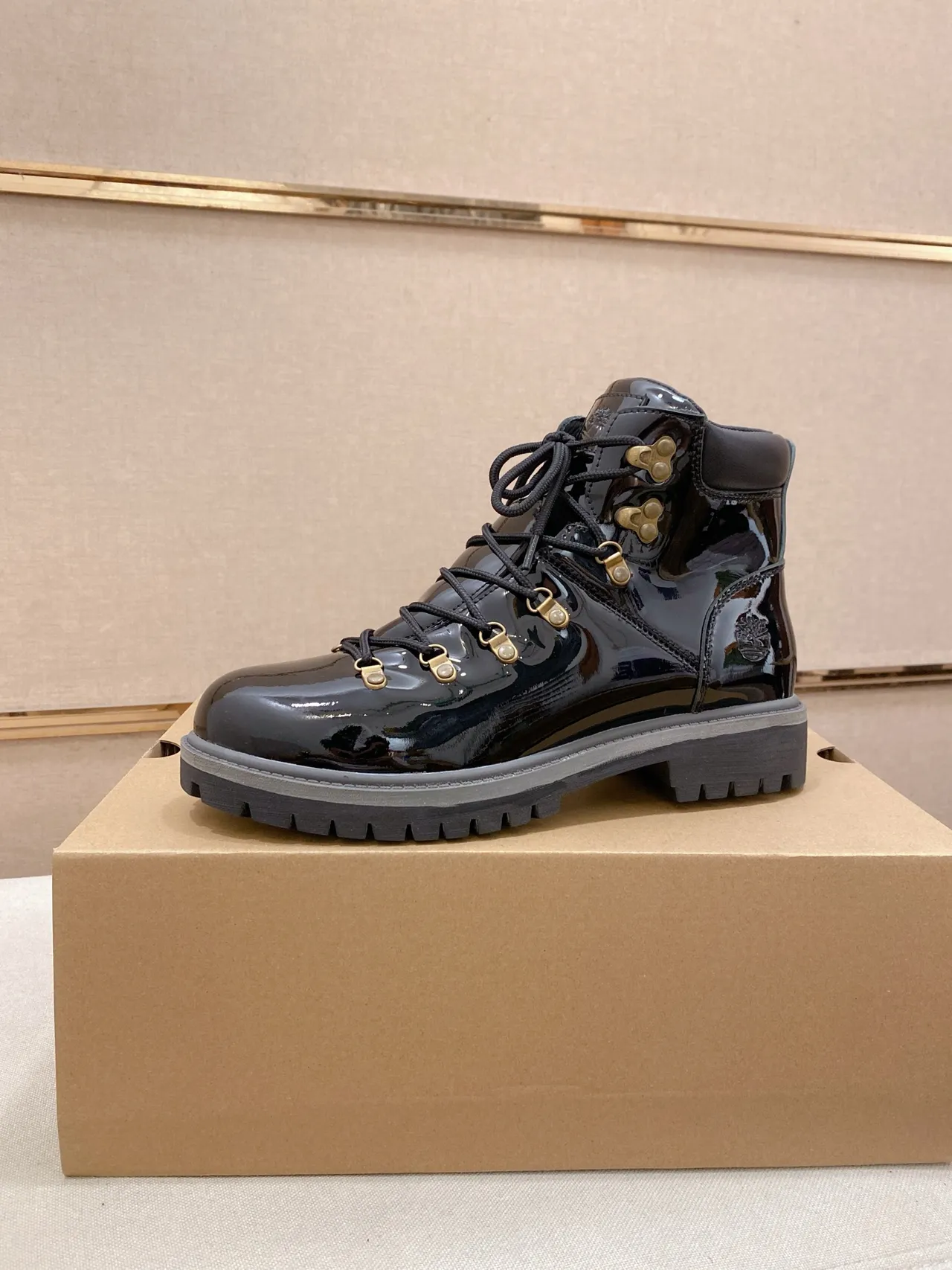 Timberland Black Gray Glossy Patent Leather Upper Gold-Tone Metal Hardware Work Boots