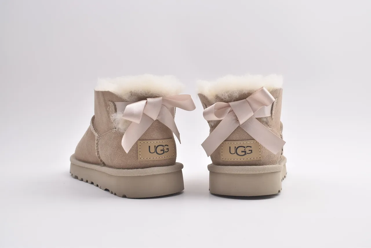 UGG Classic Beige Pink Suede Upper Shearling Lining Snow Boots