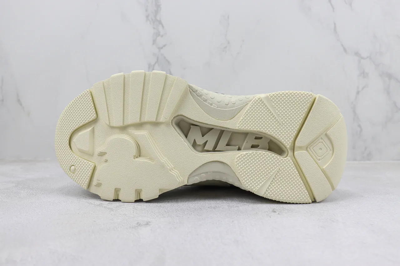 New Era Chunky Runner Beige Black Sole Oversized Team Logo Chunky Sneakers