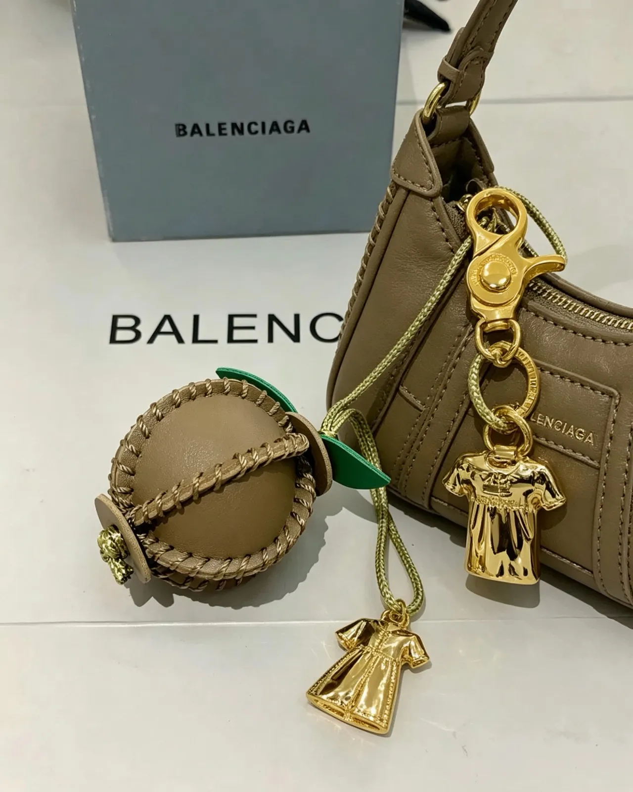 Balenciaga Beige Green Spherical Leather Rope-Woven Band Handbag