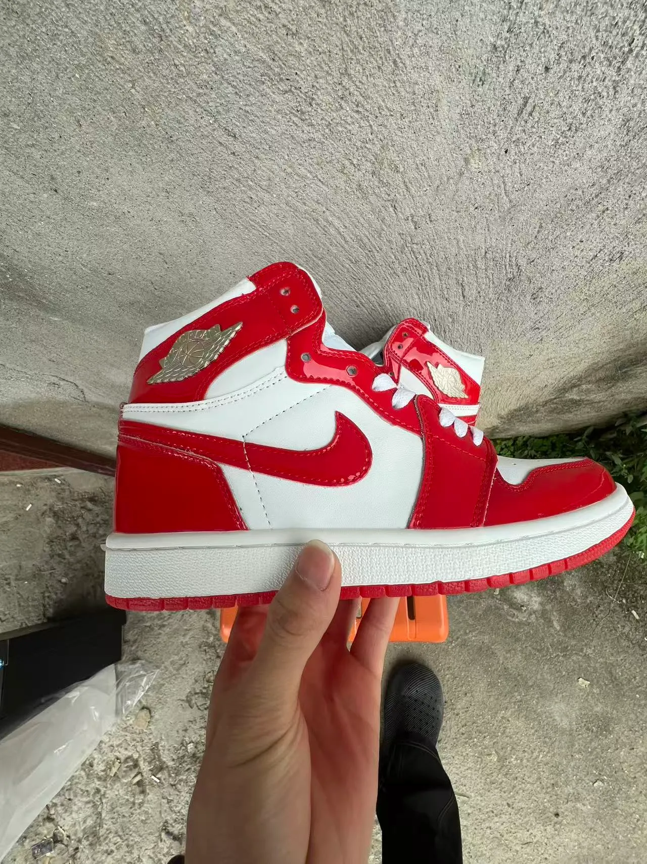Air Jordan 1 Glossy Red and White High-Top Basketball Shoes