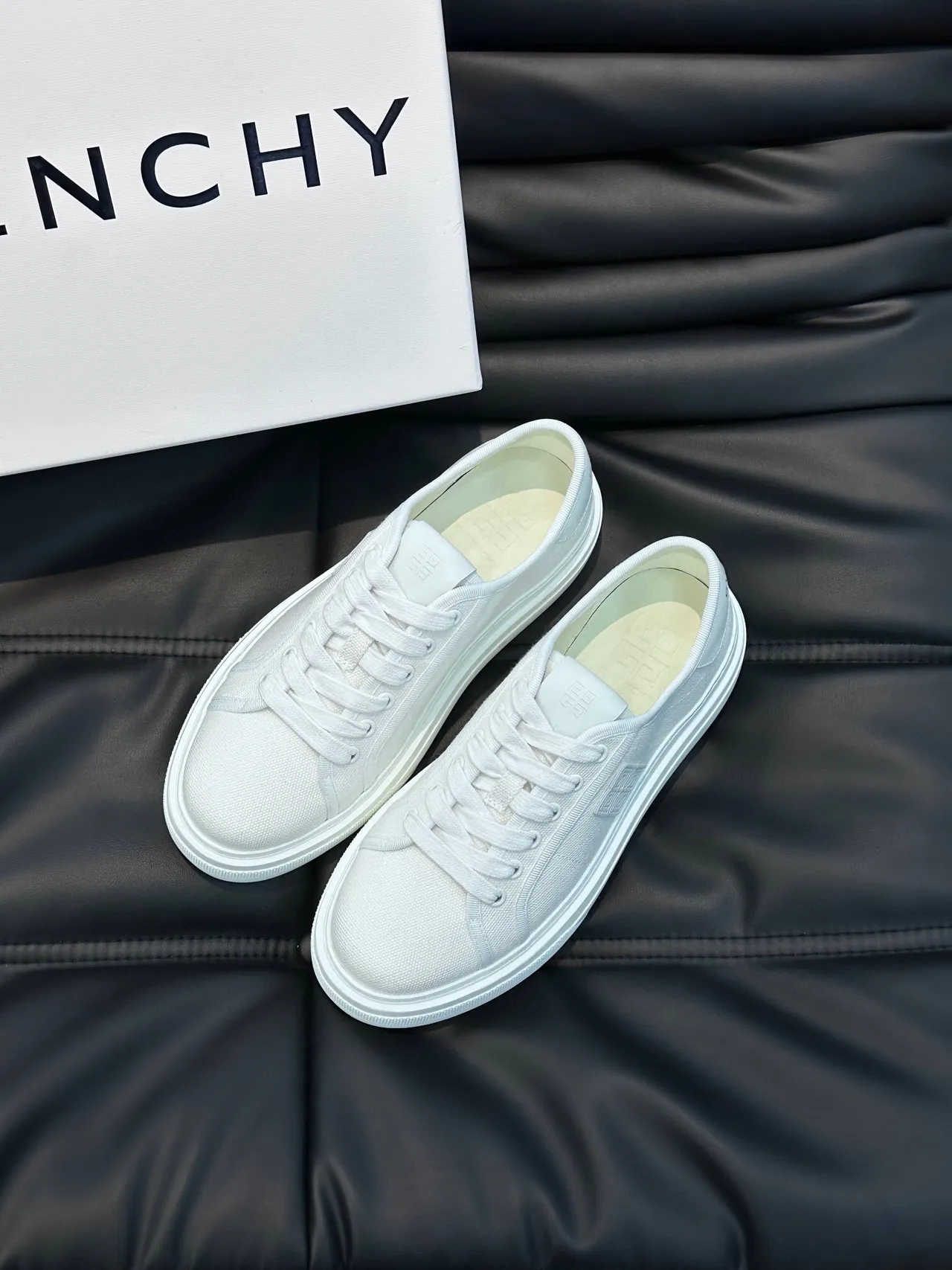 Givenchy White Minimalist Low-Top Lifestyle Sneakers