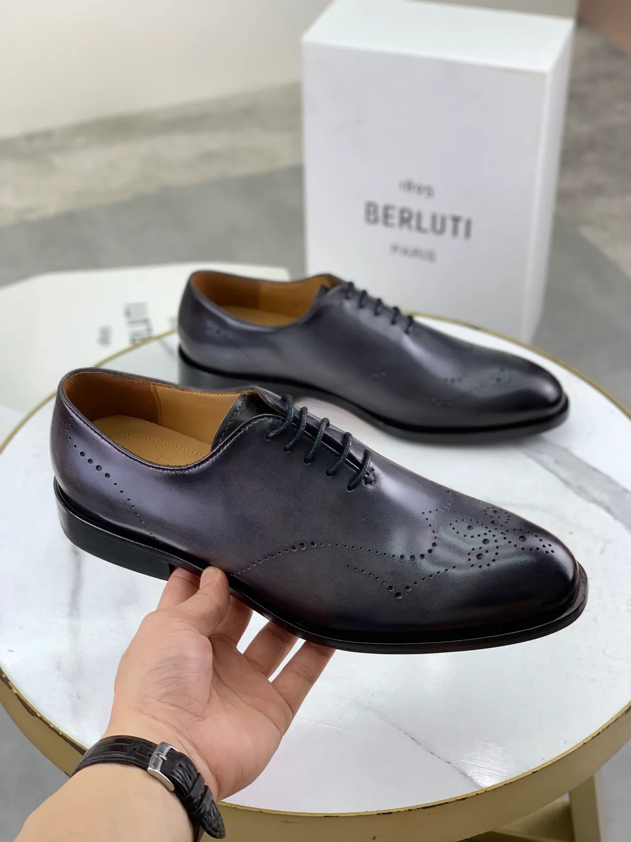 BERLUTI Burgundy Brown Polished Leather Full Brogue