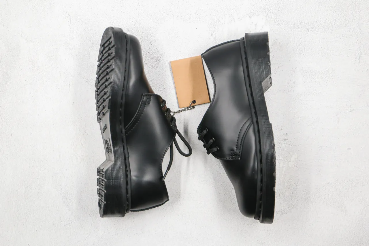 Dr. Martens 1461 Black Smooth Leather 3-Eyelet Closed Lacing Oxford Shoes