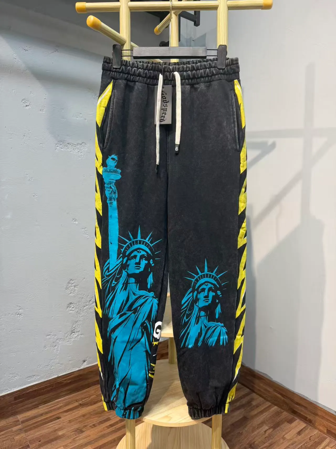 Godspeed Black Yellow Graphic-Print Lightning Motif Tracksuit