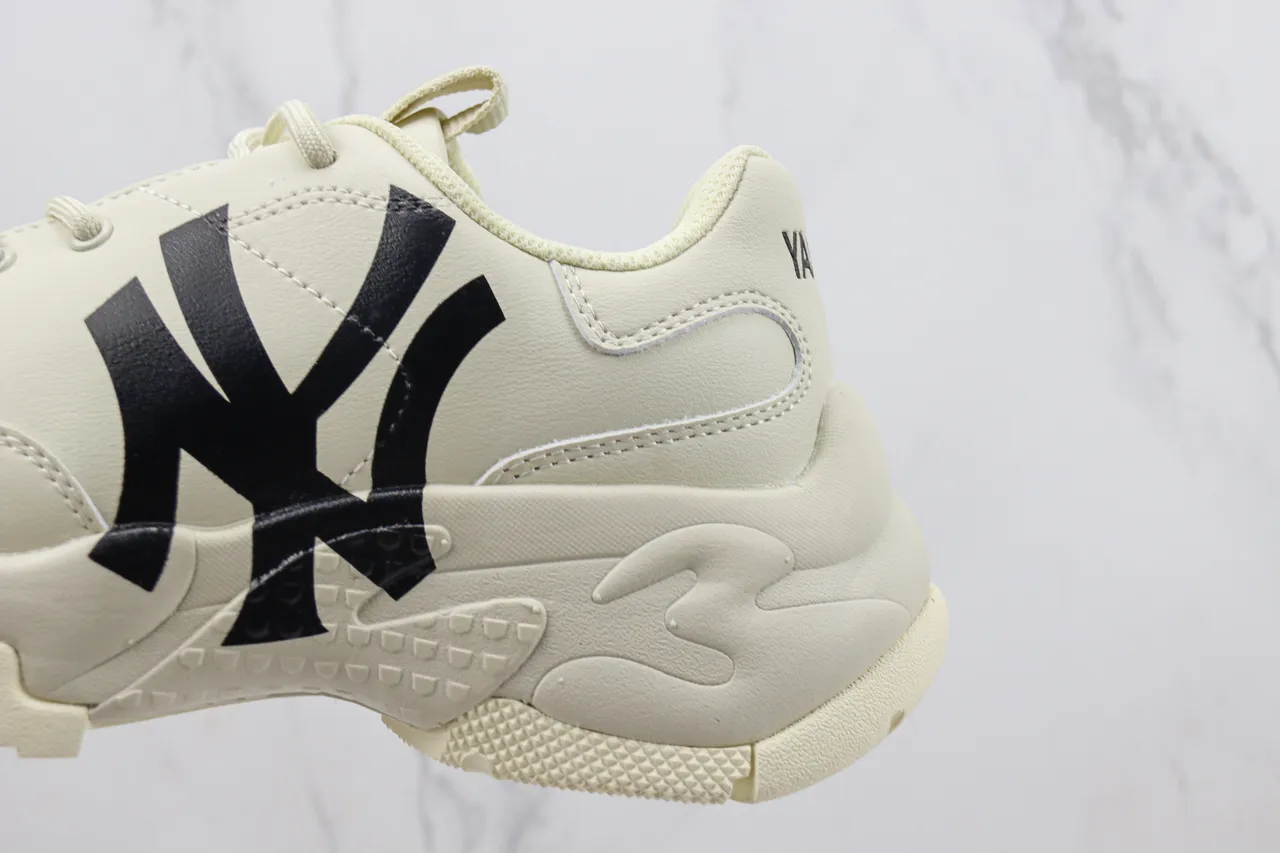 New Era Chunky Runner Beige Black Sole Oversized Team Logo Chunky Sneakers